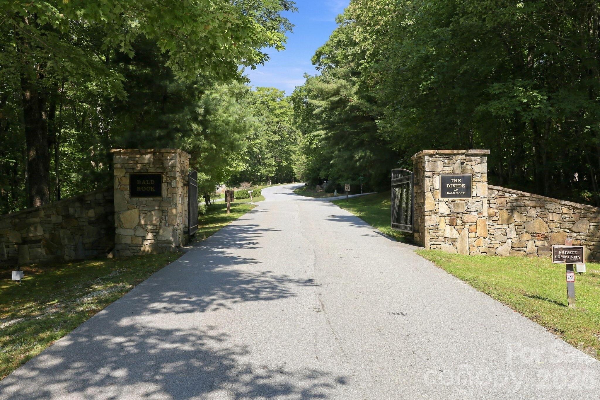 2619 Trays Island Road Property Photo 1