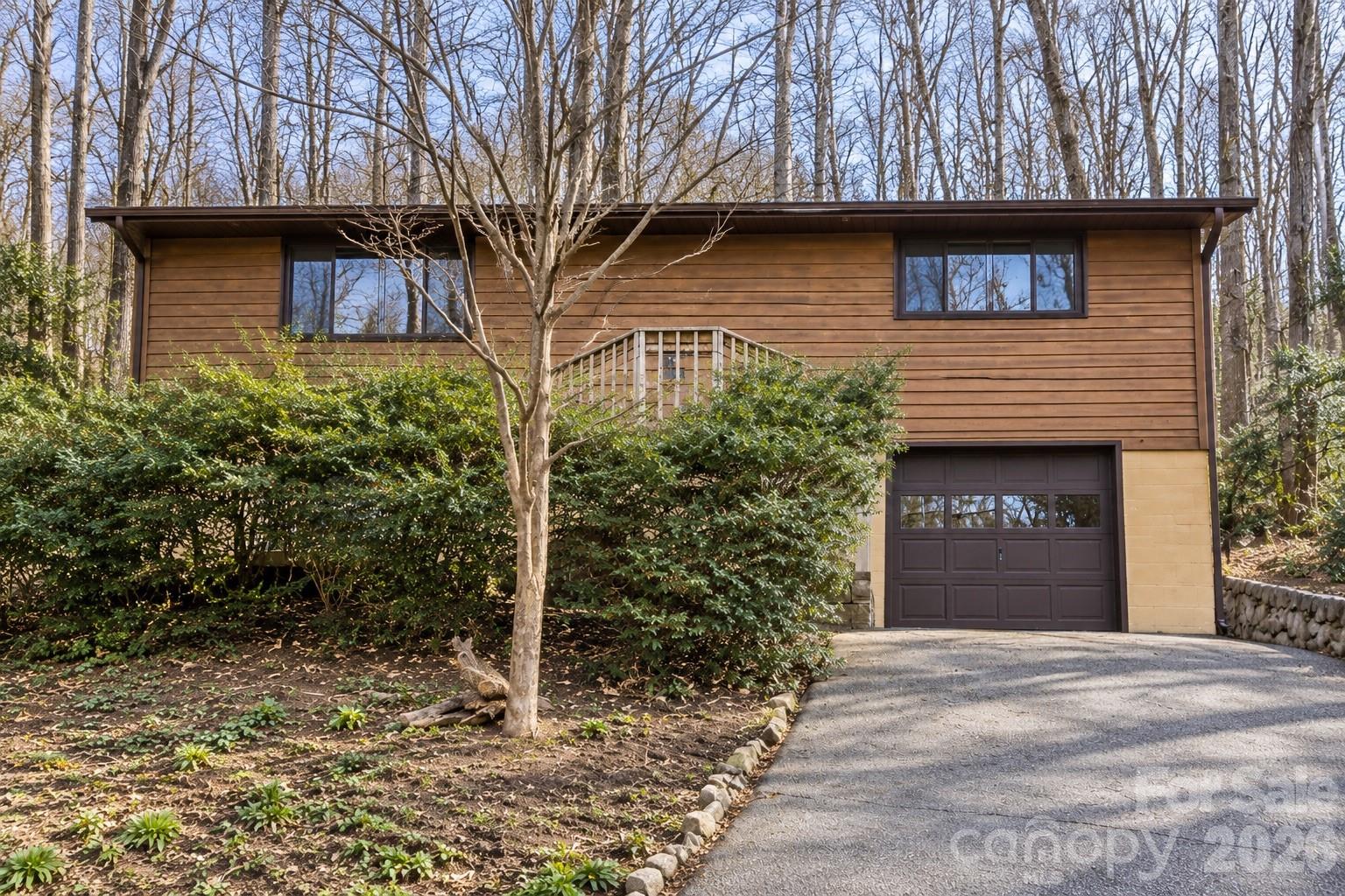 8 Shadywood Circle Property Photo 1