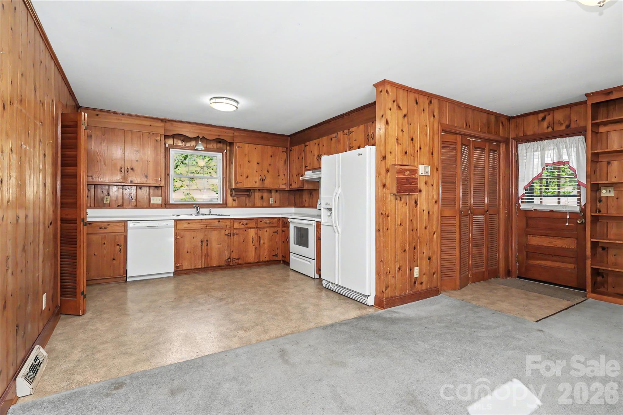 7331 Briardale Drive Property Photo 6