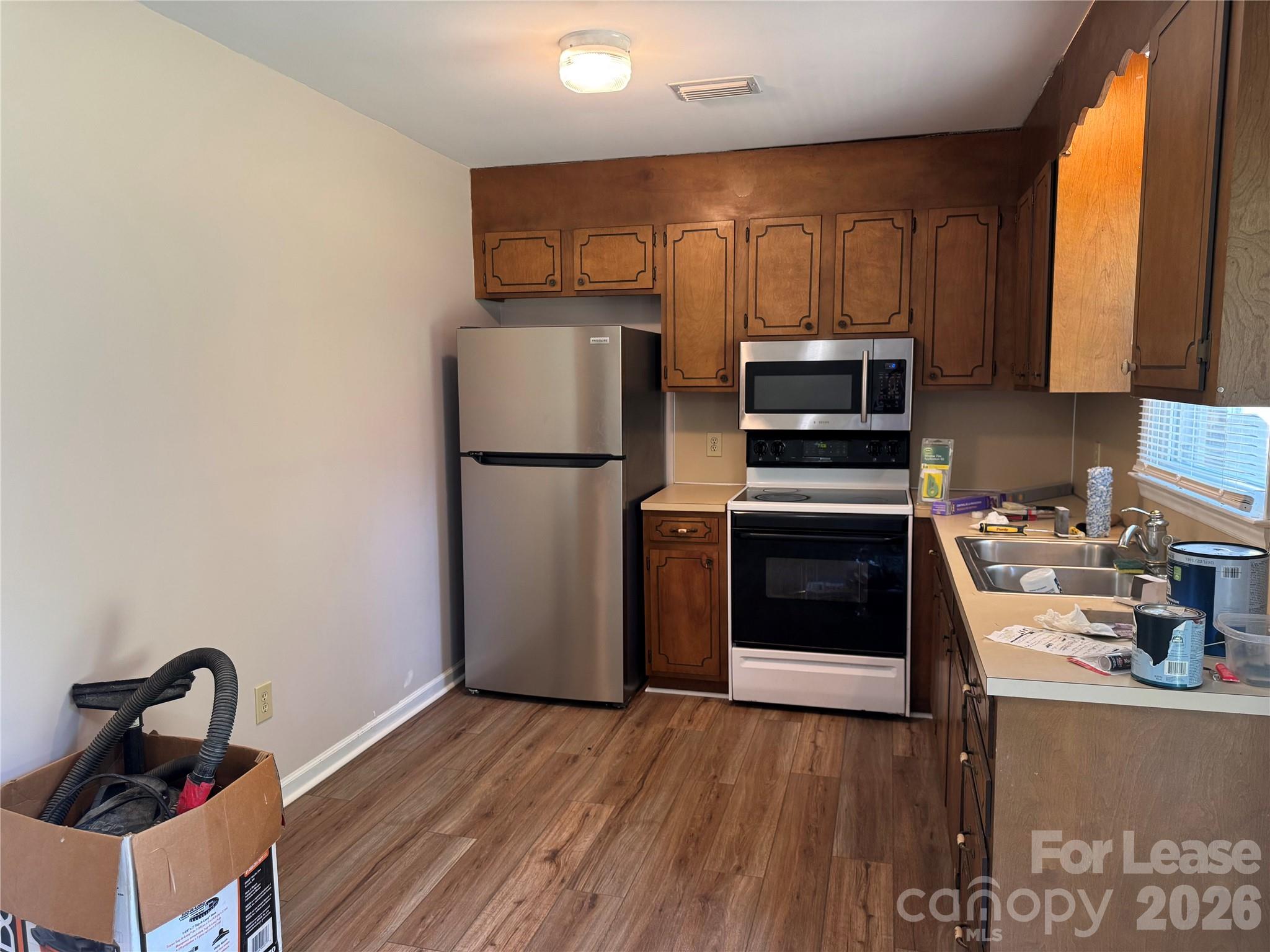 5672 Claridge Drive Property Photo 5
