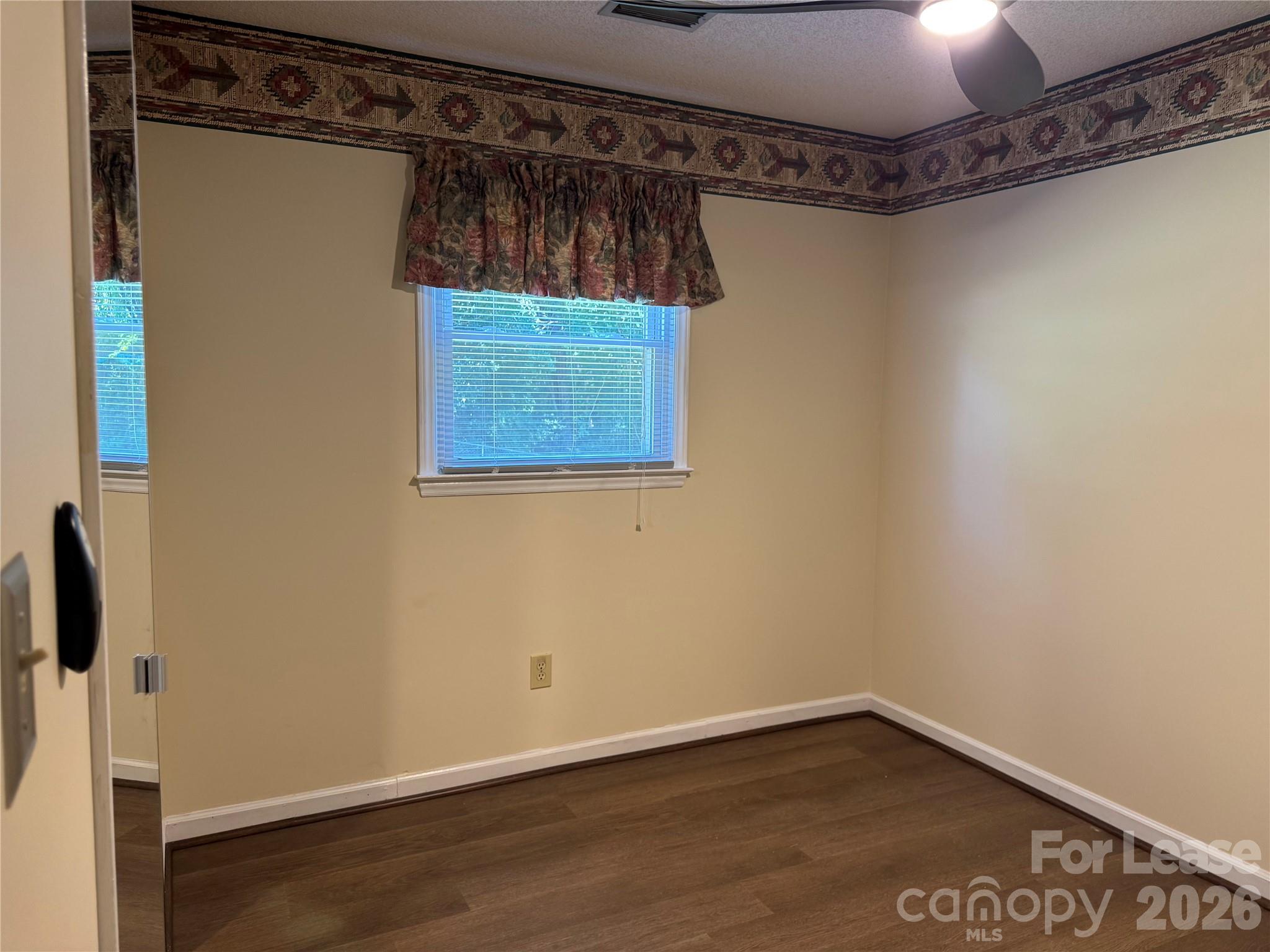 5672 Claridge Drive Property Photo 6