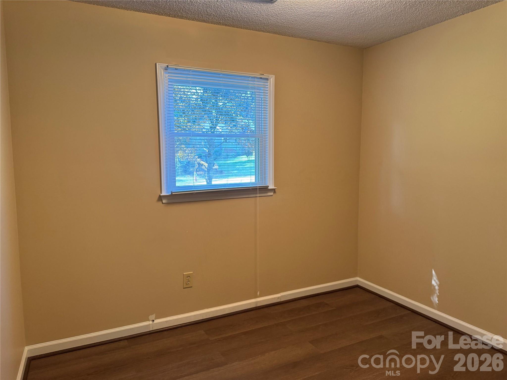 5672 Claridge Drive Property Photo 14