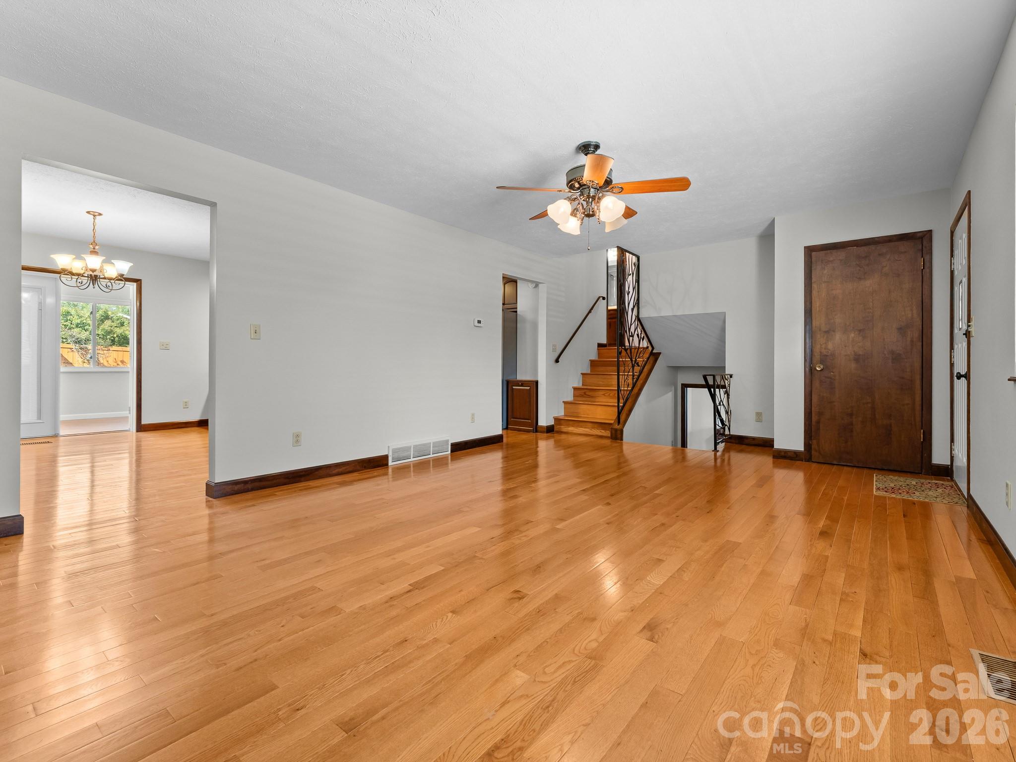 106 Mohican Trail Property Photo 4