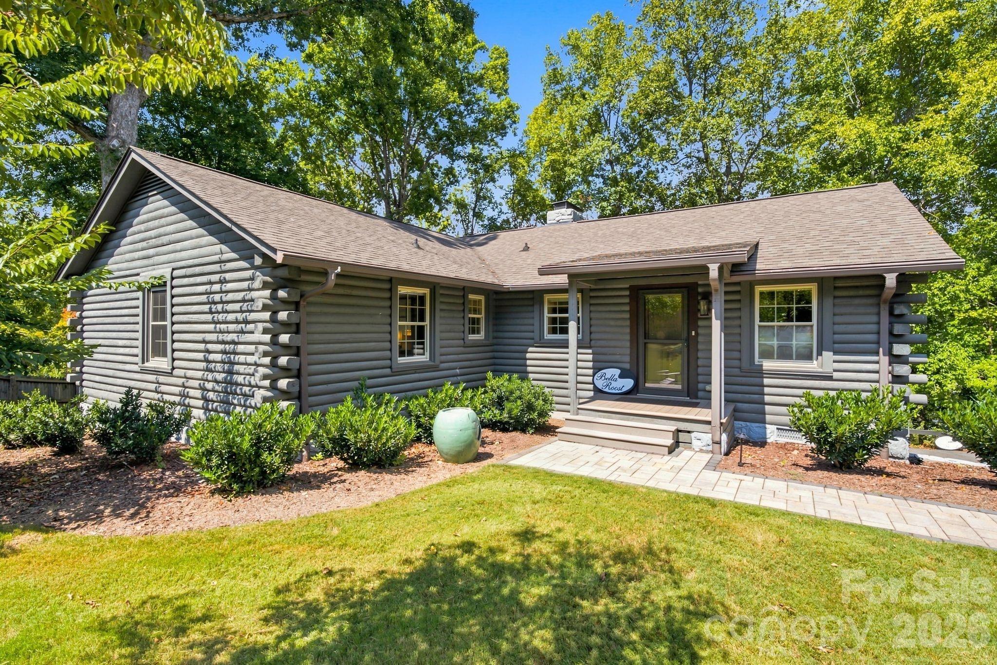 9428 Windygap Road Property Photo 1