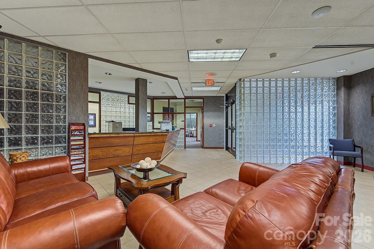 301 Np And L Loop Property Photo 8