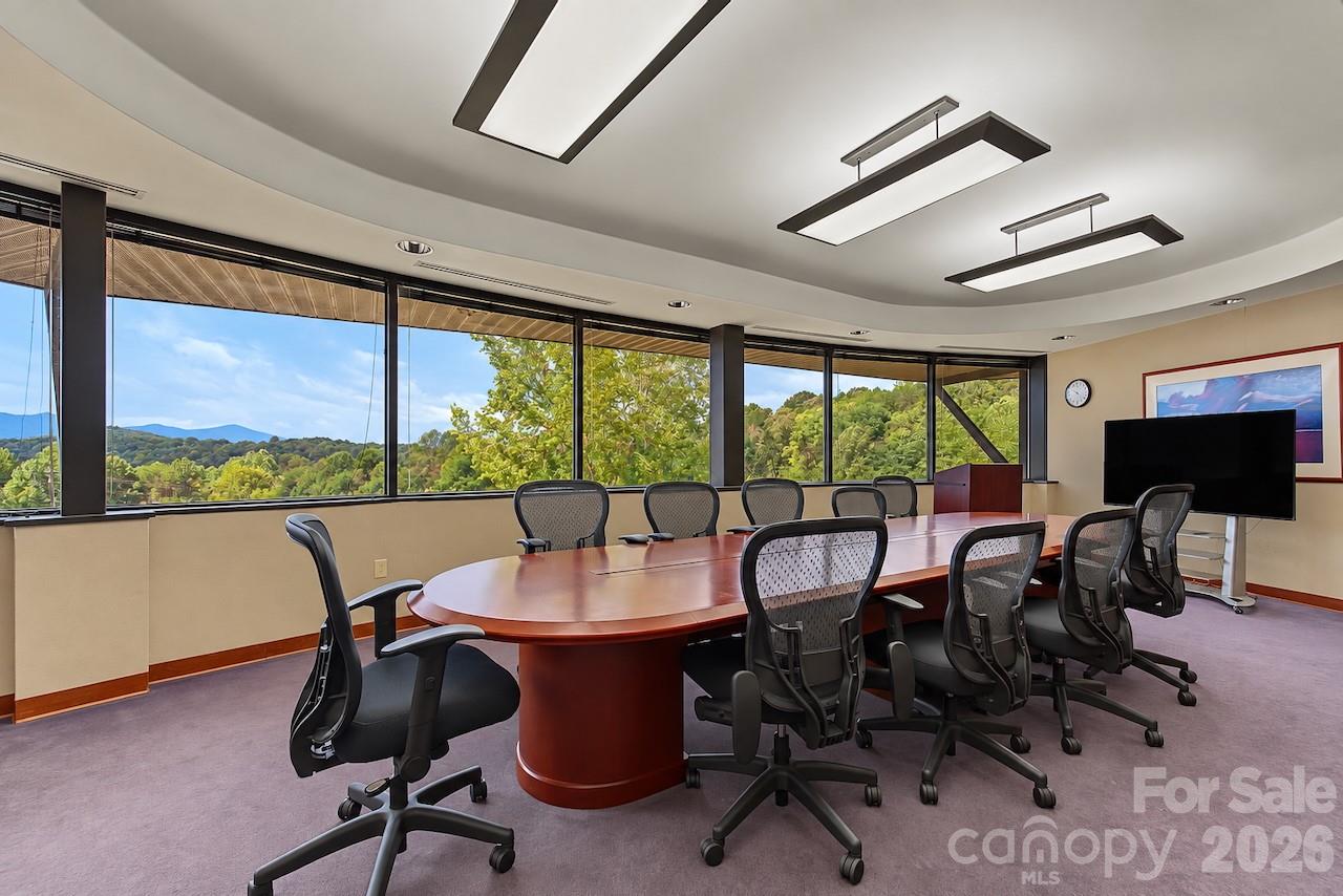 301 Np And L Loop Property Photo 15