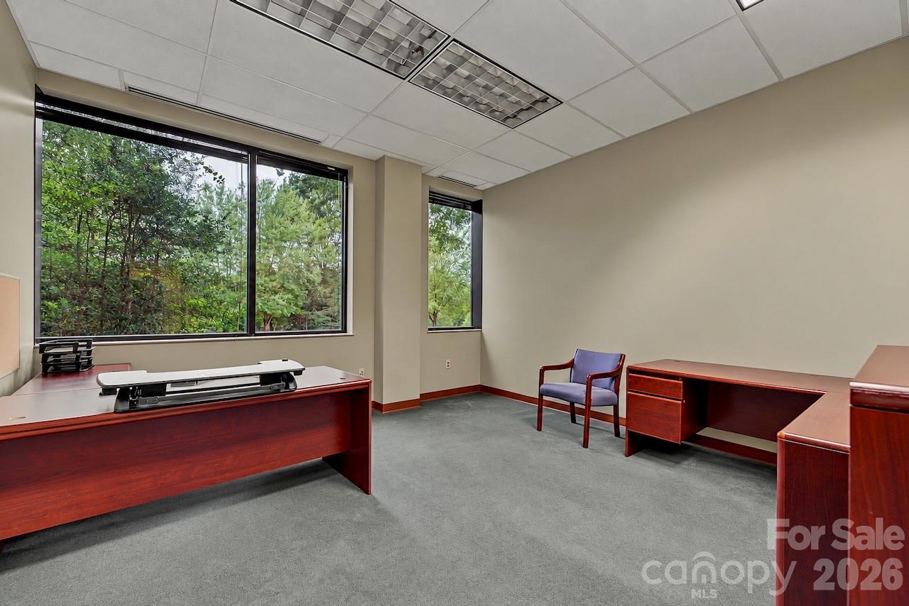 301 Np And L Loop Property Photo 29