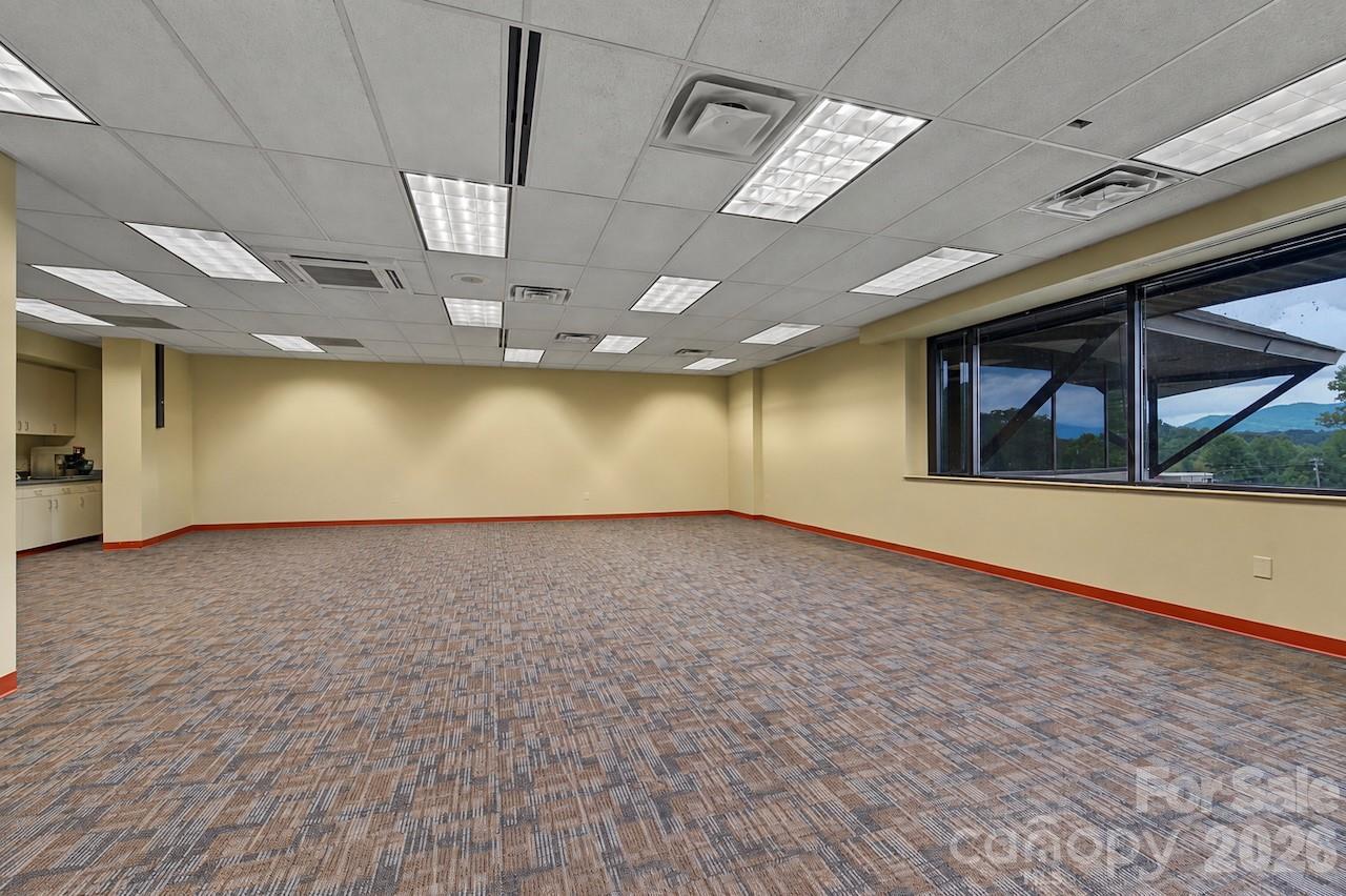 301 Np And L Loop Property Photo 39