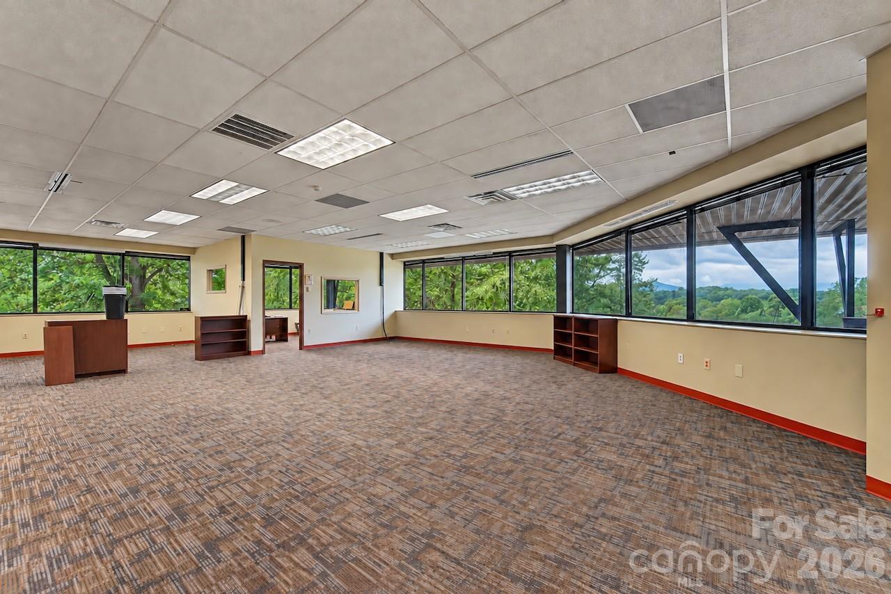 301 Np And L Loop Property Photo 40