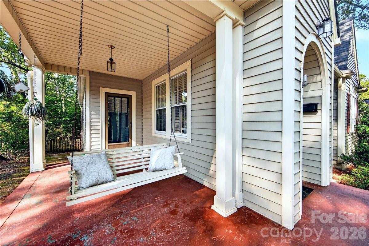 914 S Johnson Street Property Photo 3