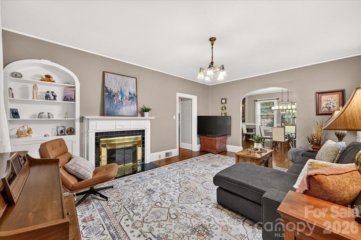 914 S Johnson Street Property Photo 7