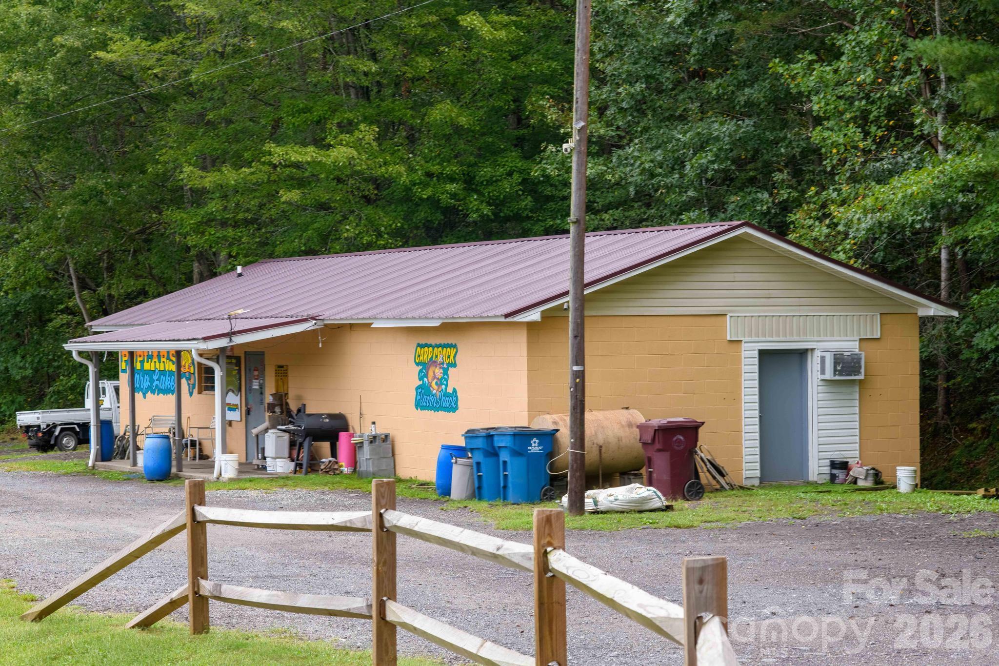 4243 Poplar Lake Drive Property Photo 4