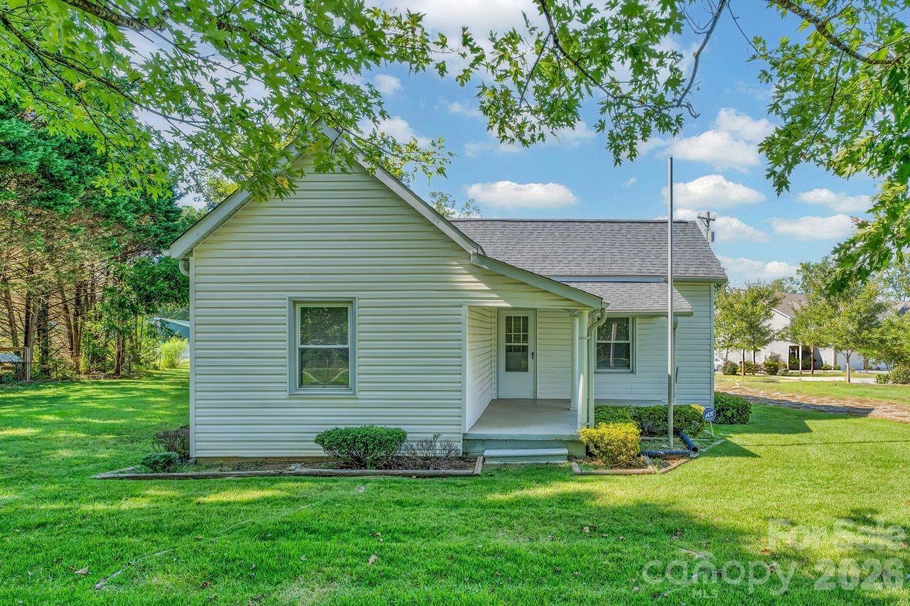 1704 Carolina Country Club Road Property Photo 1