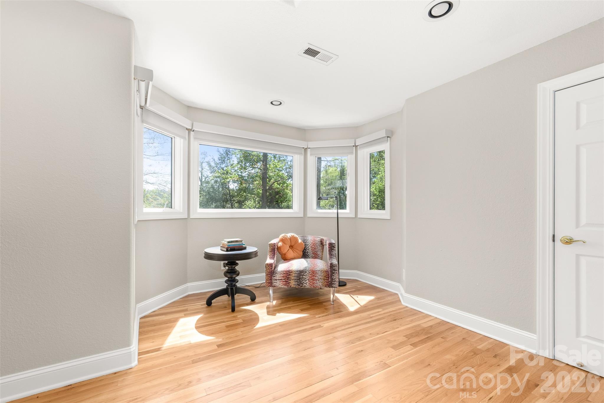 206 Vauxhall Drive Property Photo 27