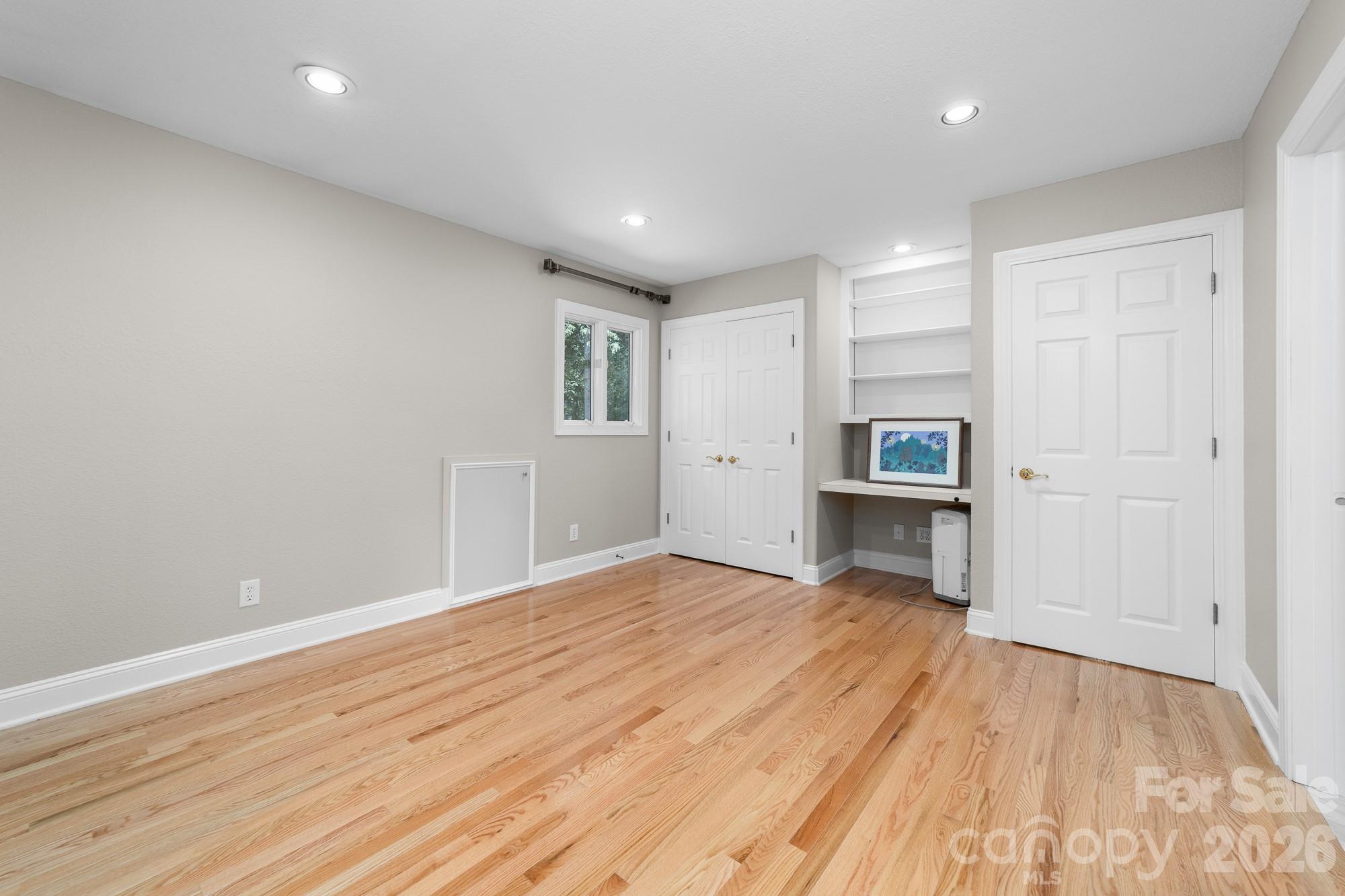 206 Vauxhall Drive Property Photo 35