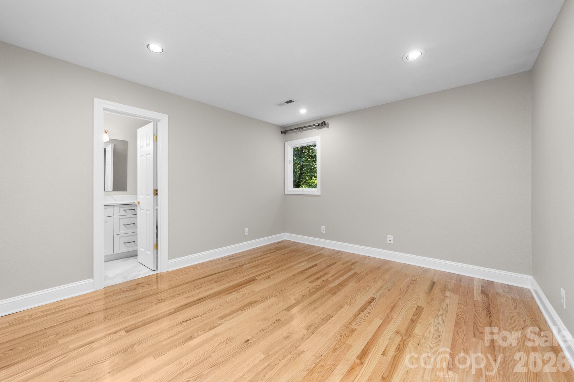 206 Vauxhall Drive Property Photo 37