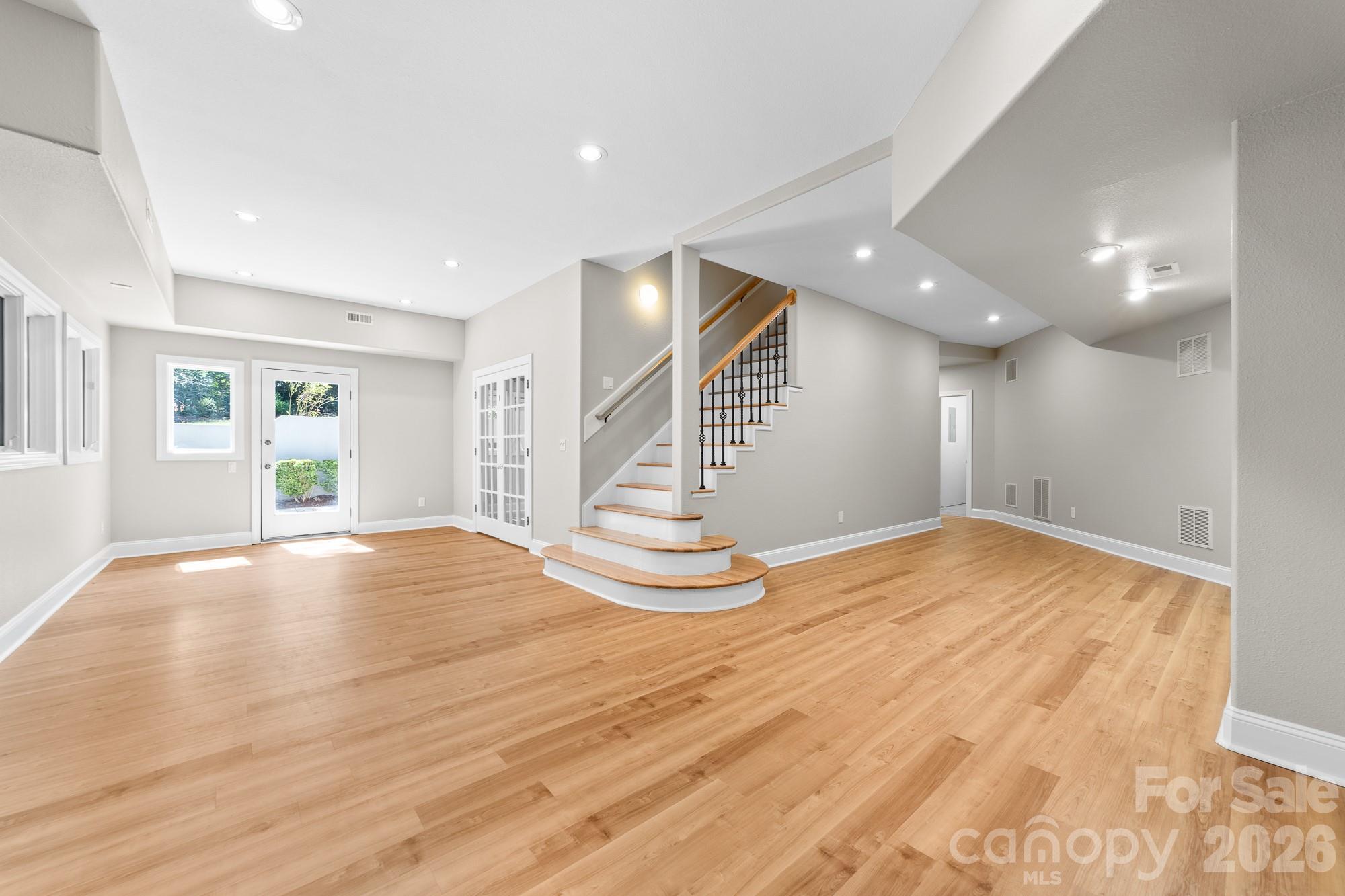 206 Vauxhall Drive Property Photo 39