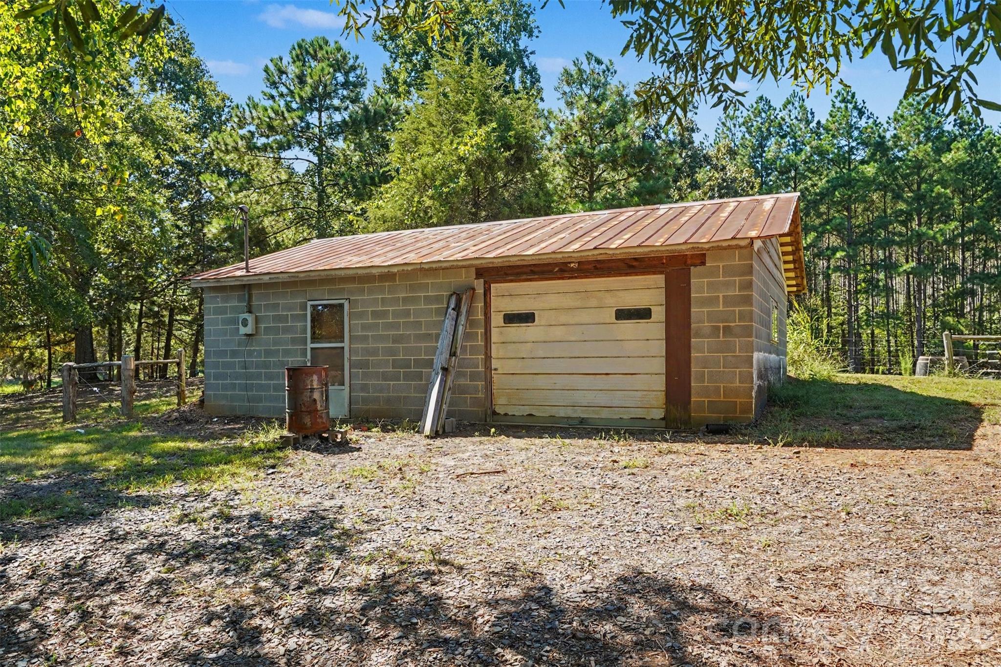 8121 Old Davis Road Property Photo 29