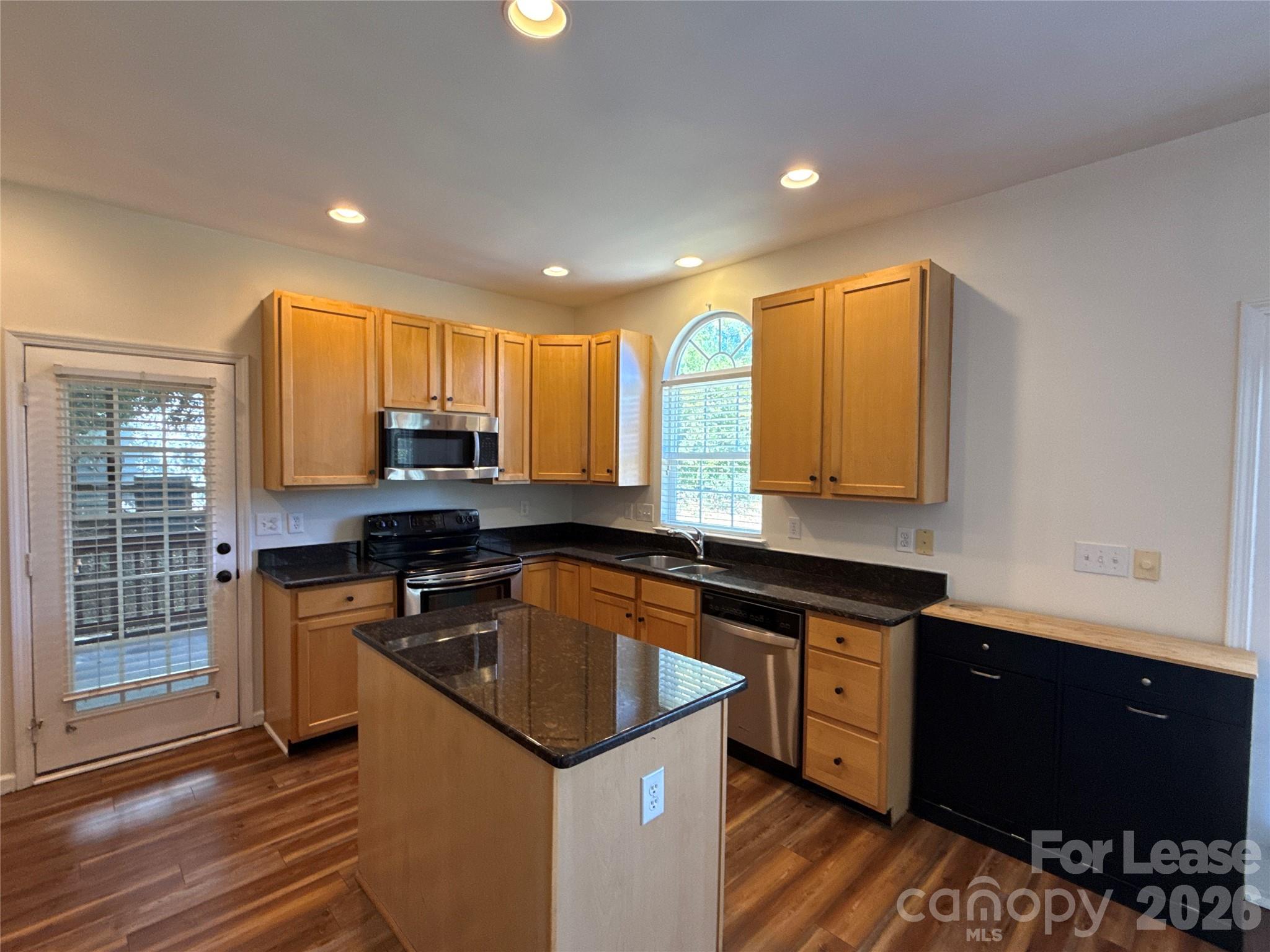 9318 Autumn Applause Drive Property Photo 10