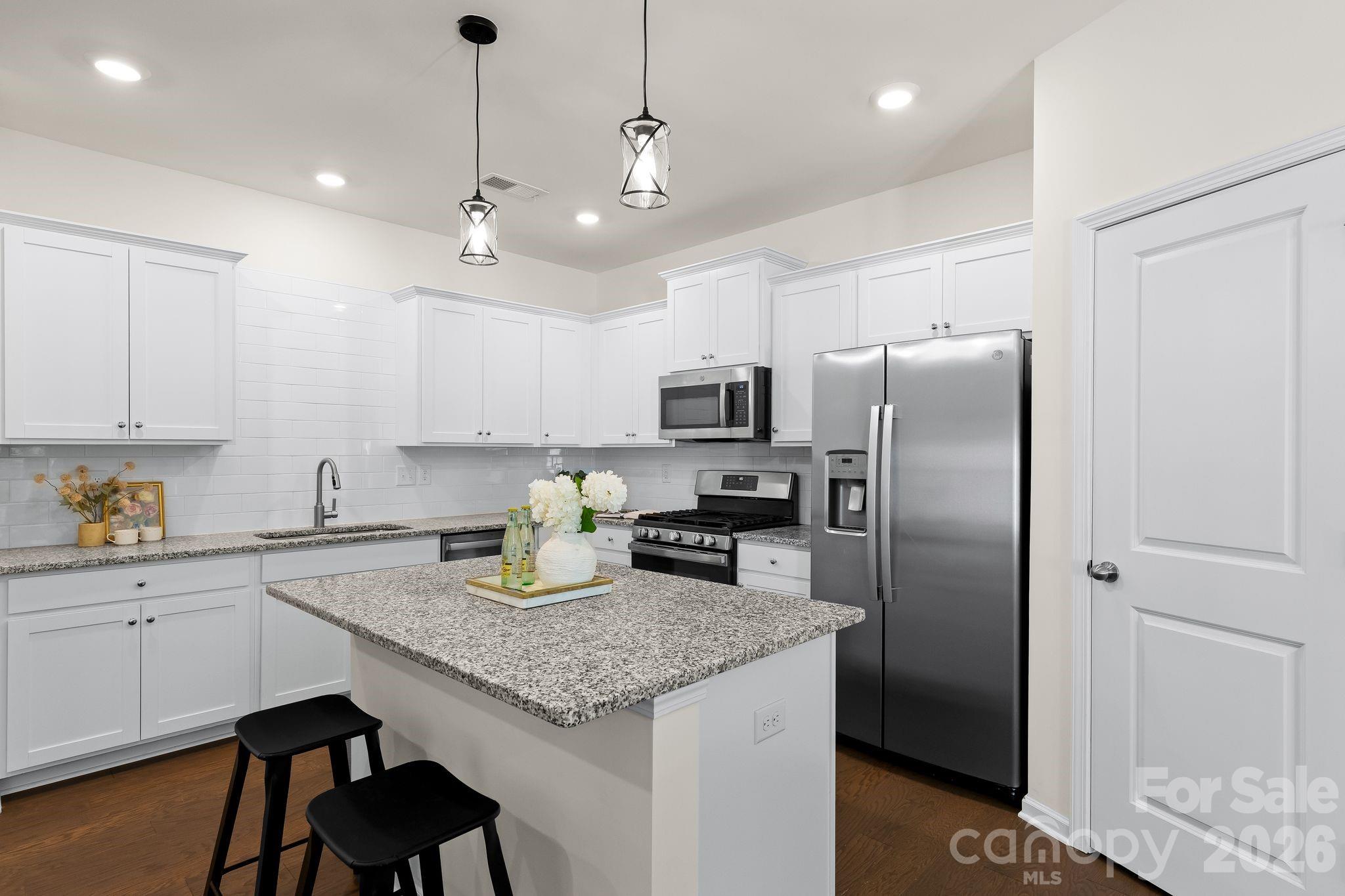 2753 Aubrey Street Property Photo 5
