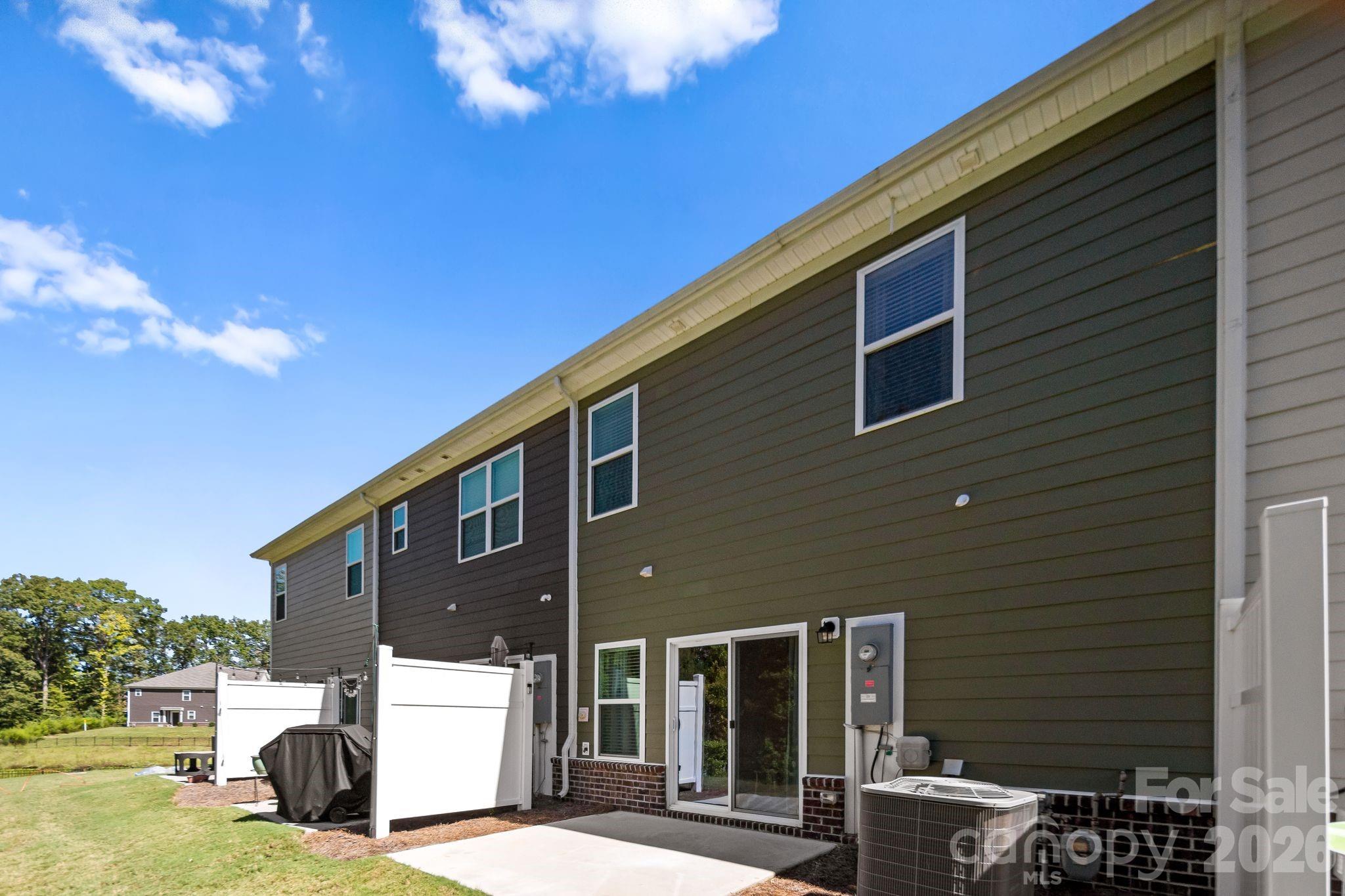 2753 Aubrey Street Property Photo 30