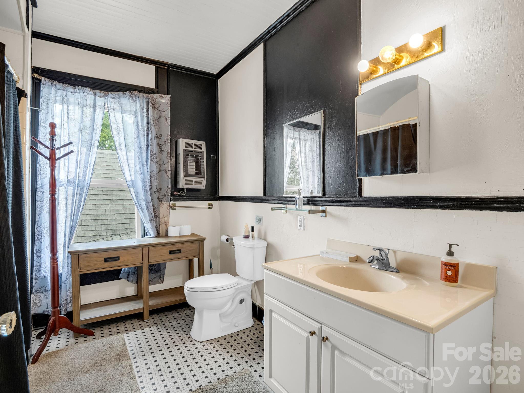 252 Spencer Street Property Photo 38
