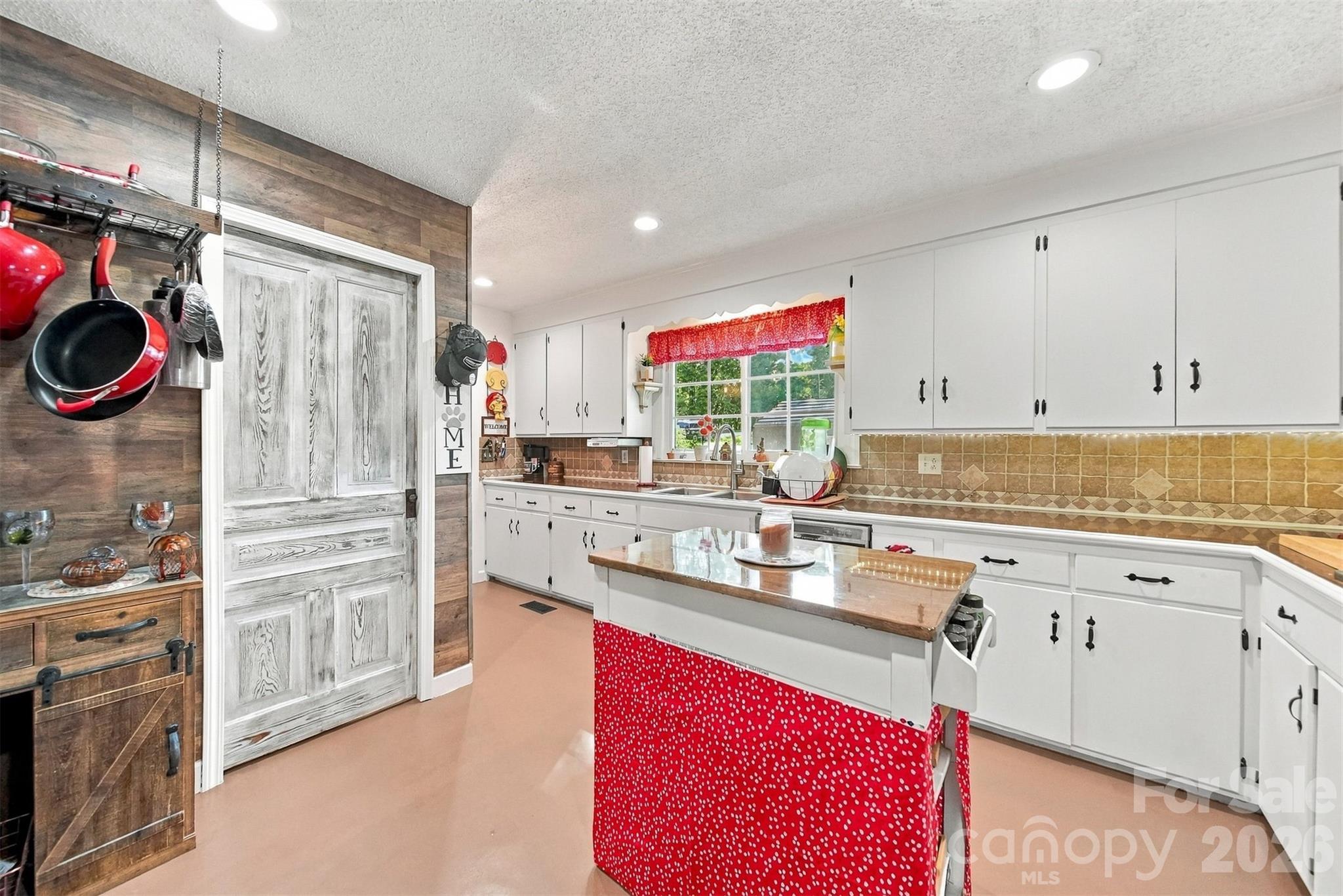 1210 2nd Street Property Photo 10
