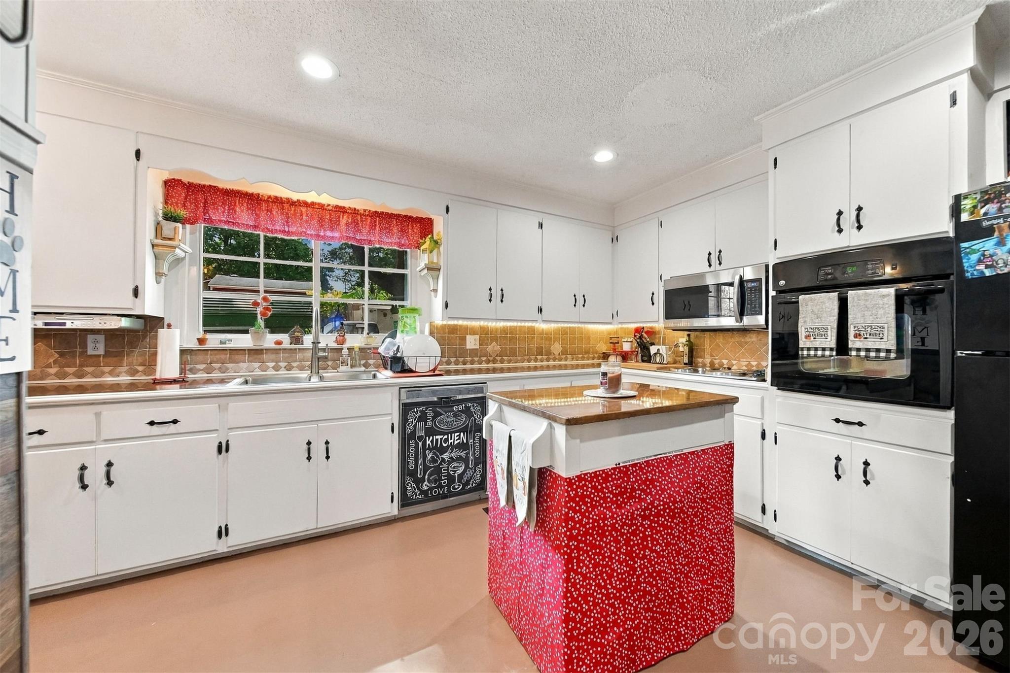 1210 2nd Street Property Photo 11
