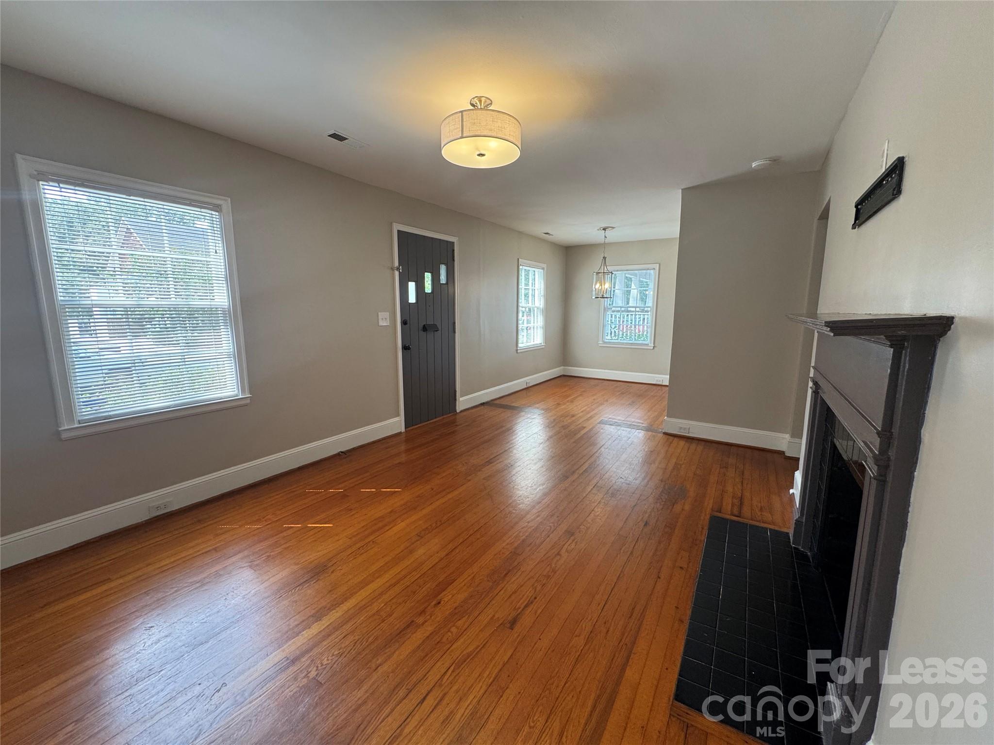 2213 Chesterfield Avenue Property Photo 4
