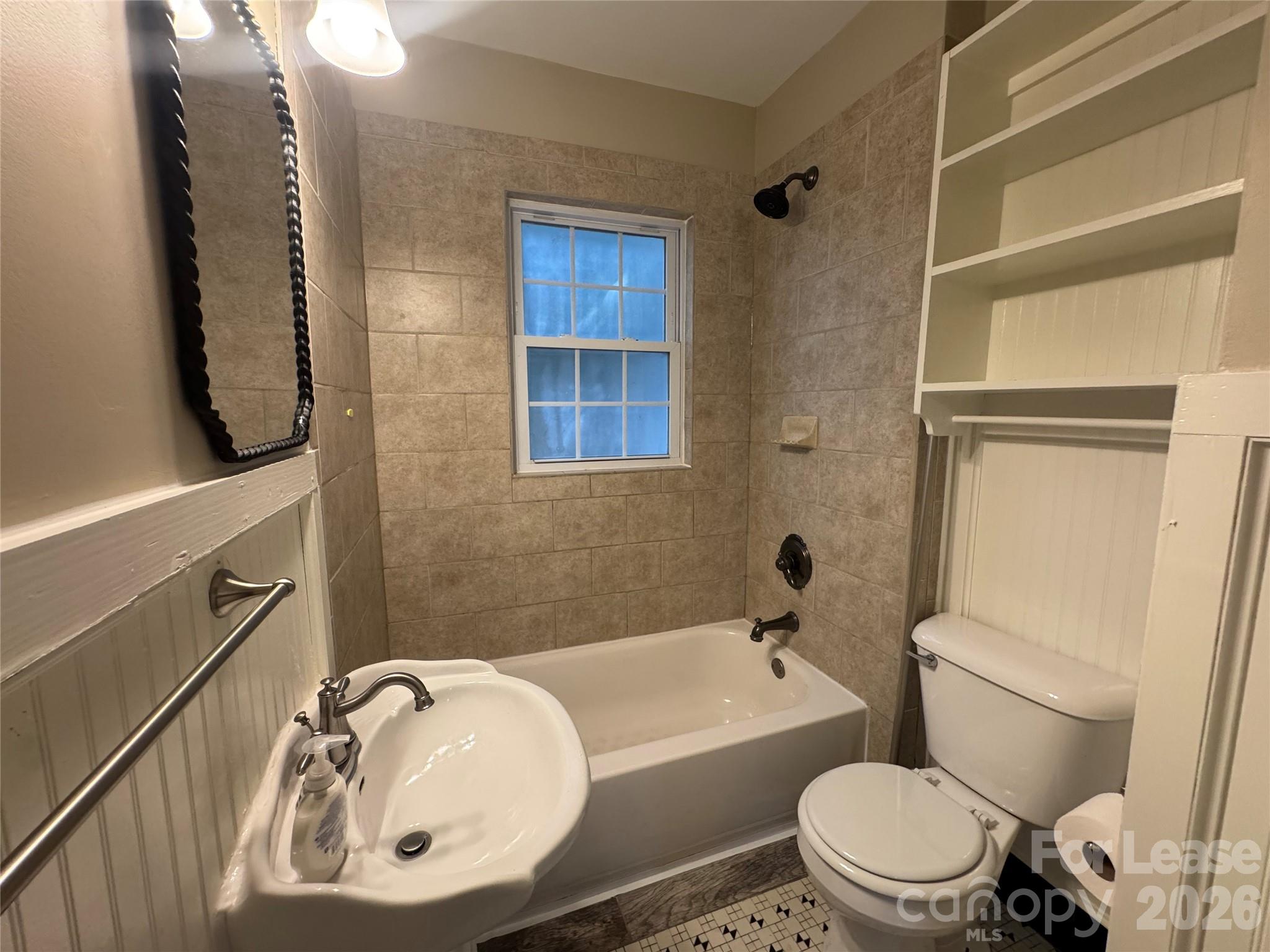 2213 Chesterfield Avenue Property Photo 10