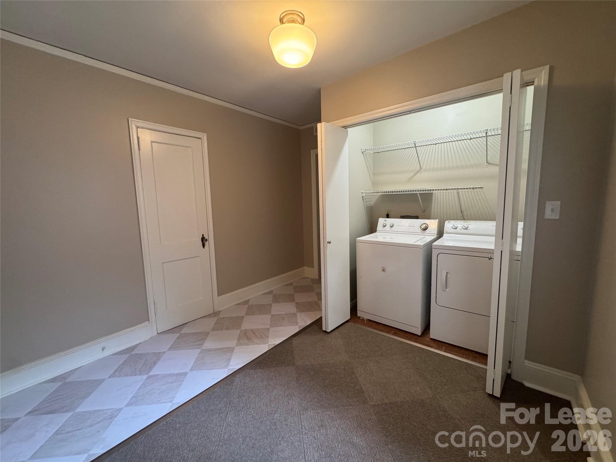2213 Chesterfield Avenue Property Photo 11