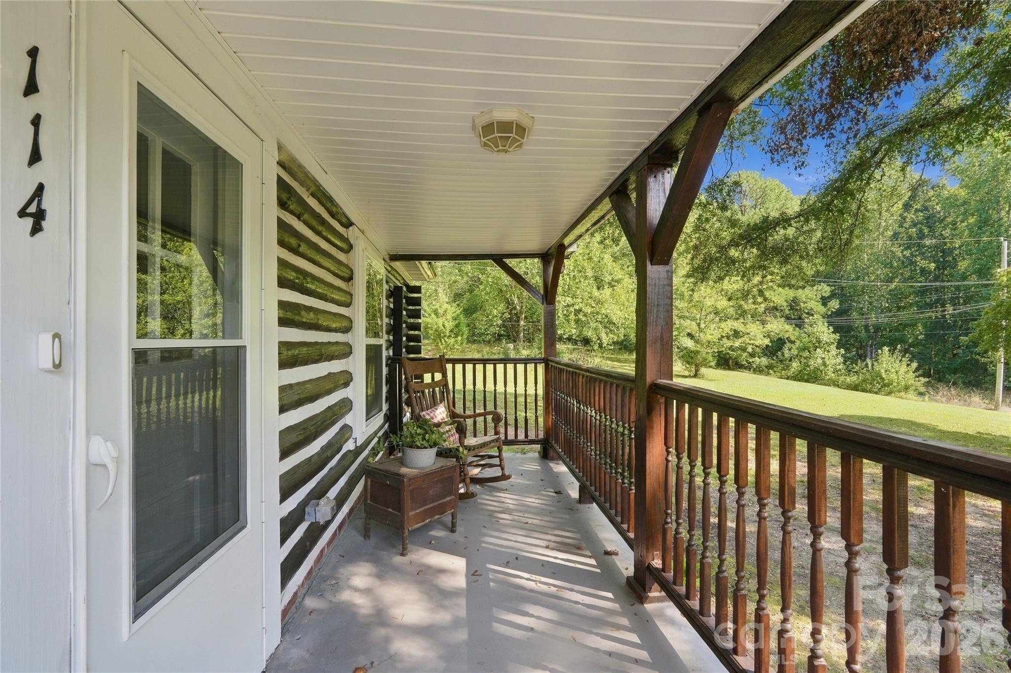 114 Beacon Hill Property Photo 2