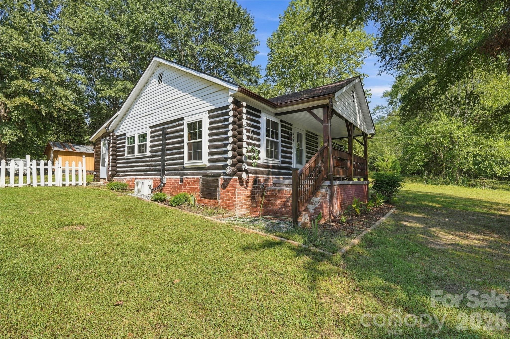114 Beacon Hill Property Photo 5