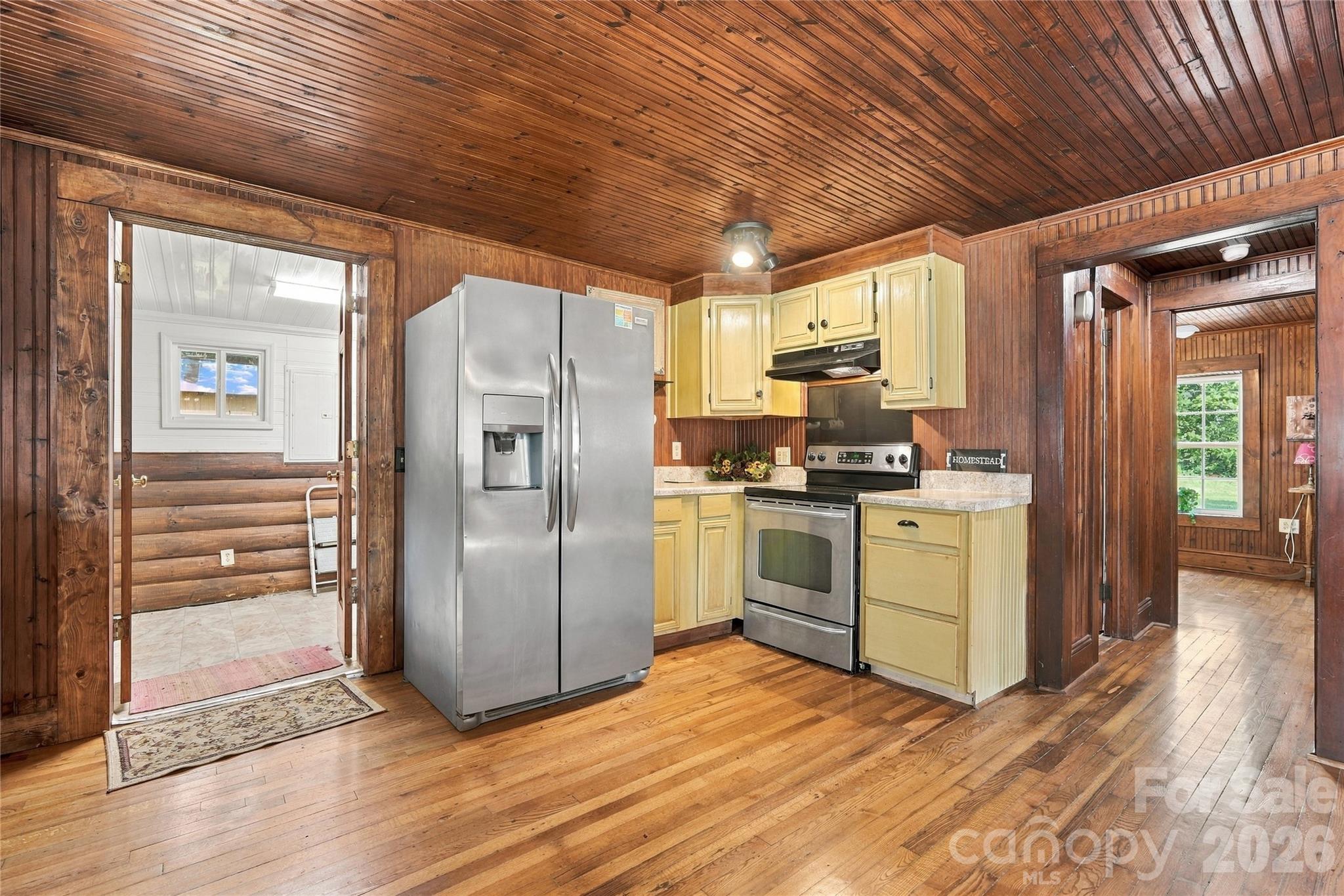 114 Beacon Hill Property Photo 7