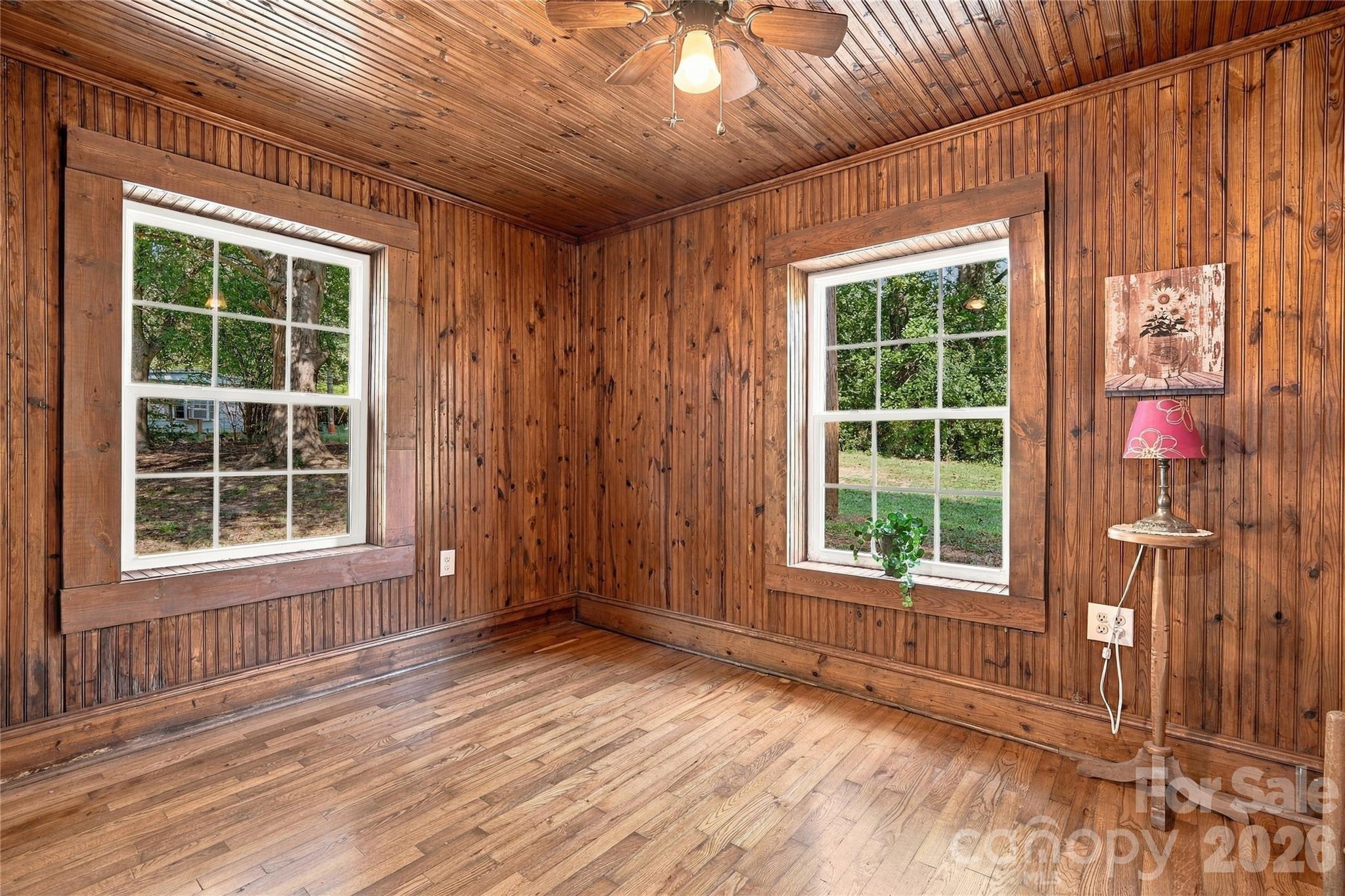 114 Beacon Hill Property Photo 9