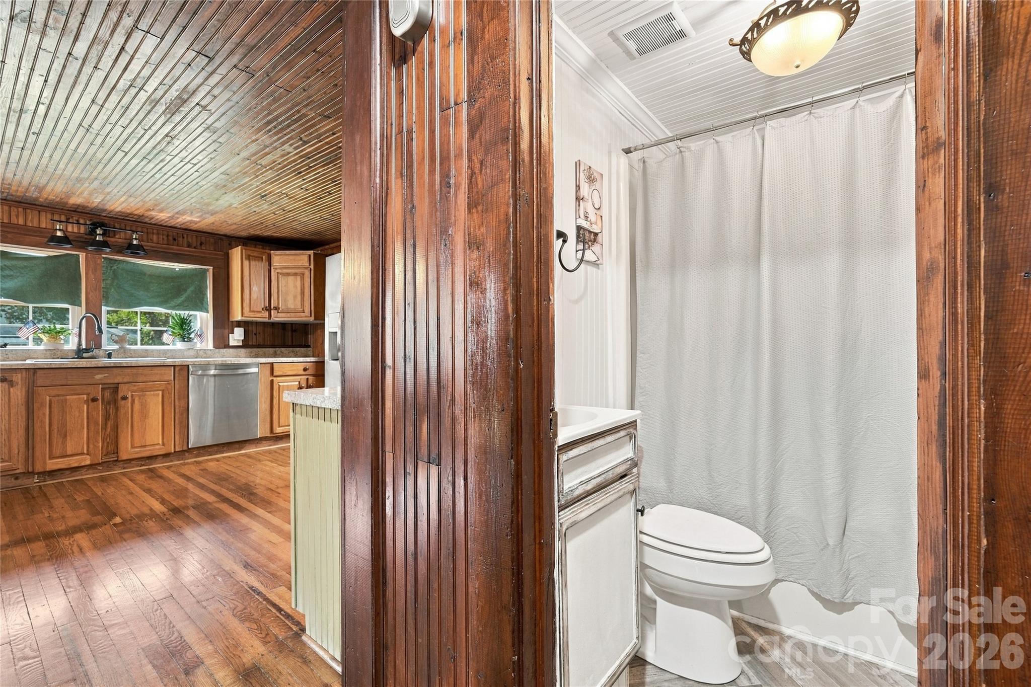 114 Beacon Hill Property Photo 12