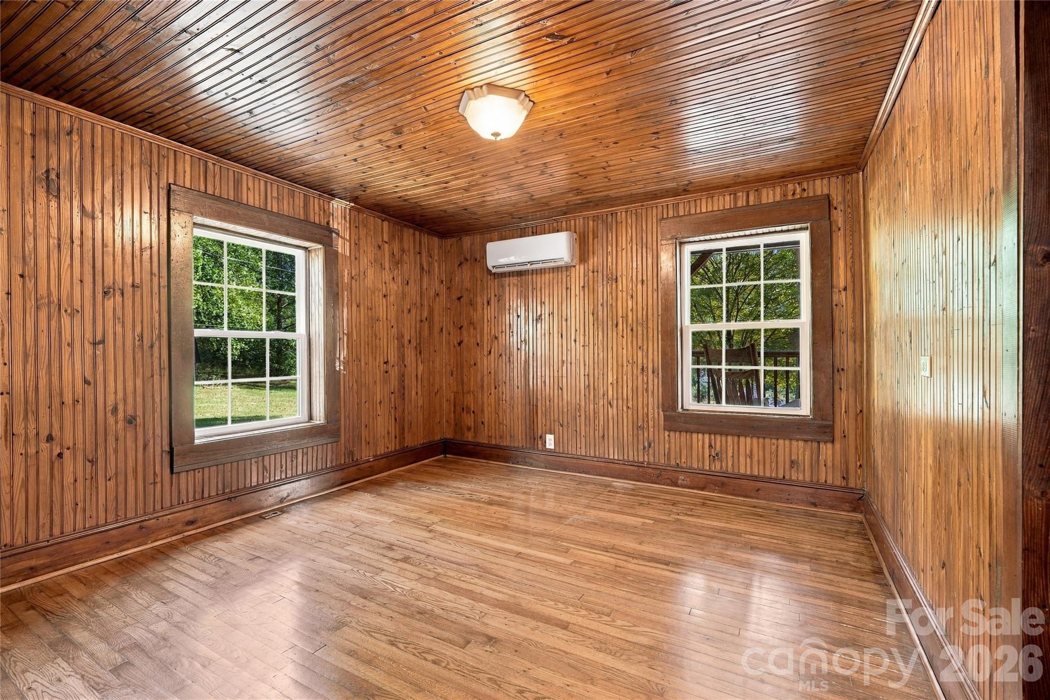 114 Beacon Hill Property Photo 14