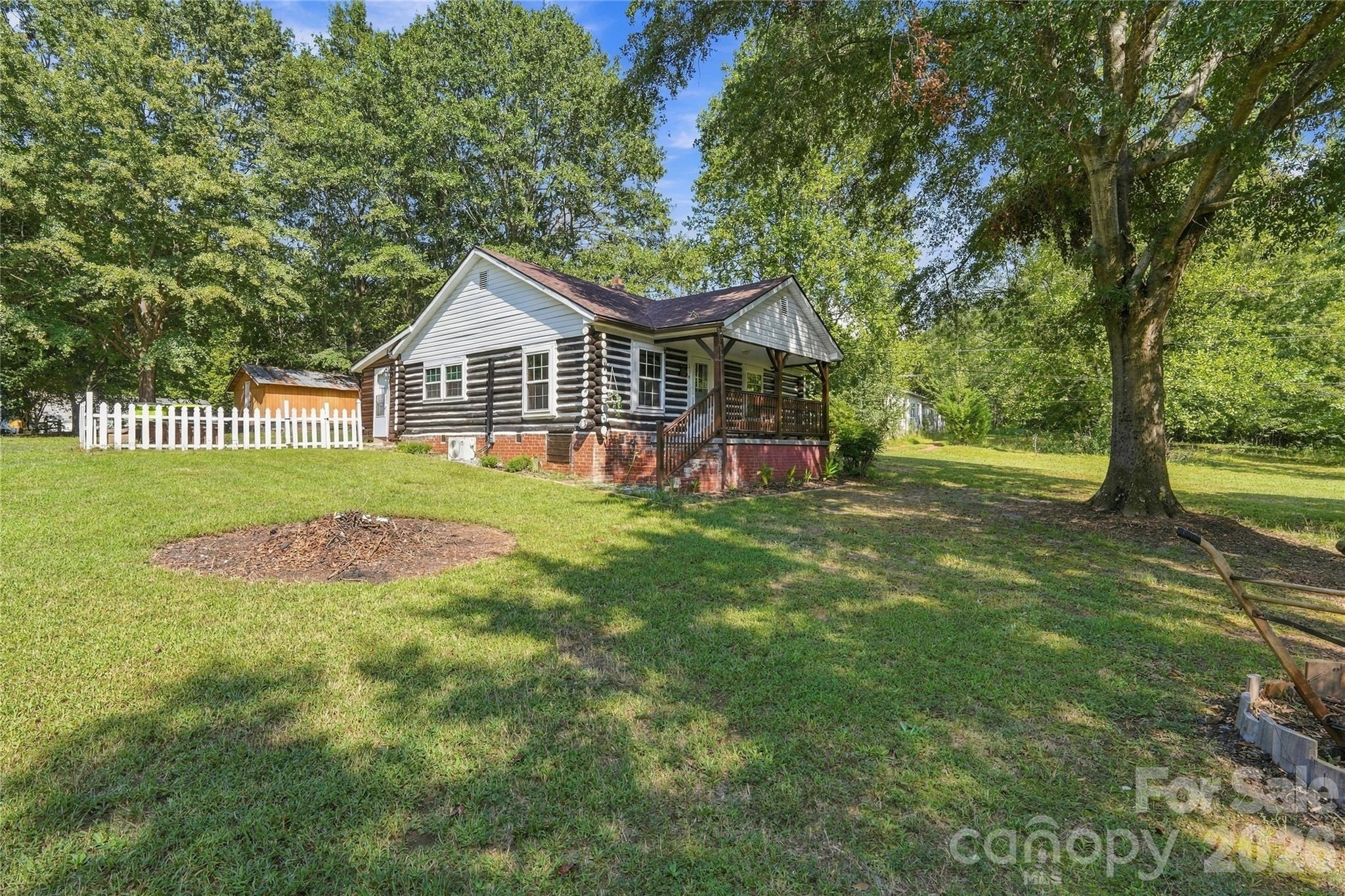 114 Beacon Hill Property Photo 17