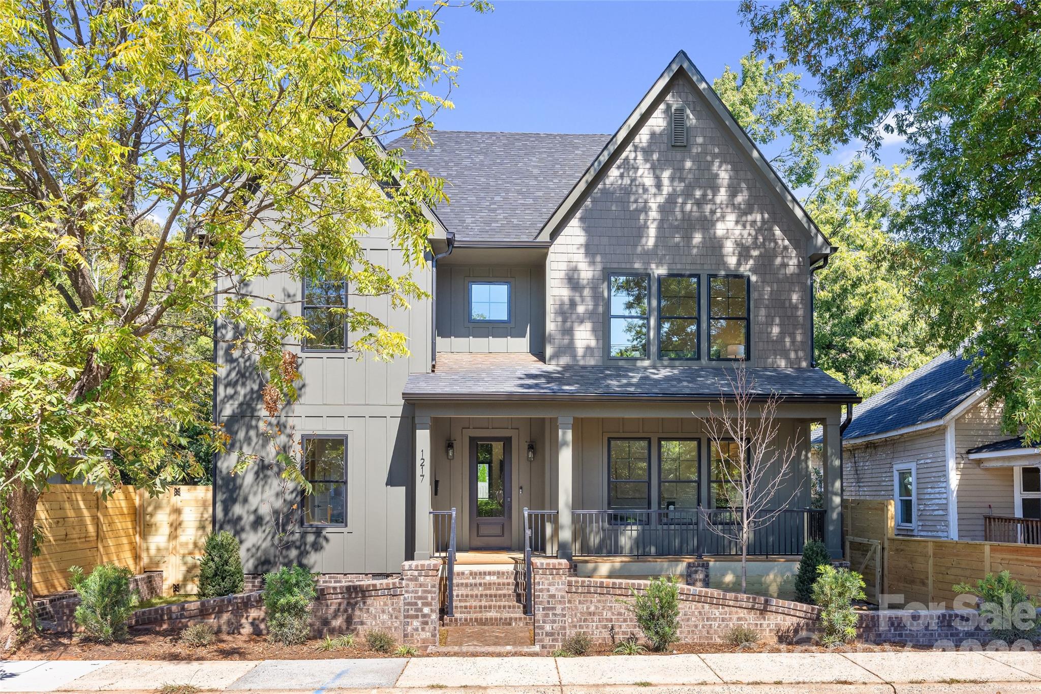 1217 Parkwood Avenue Property Photo 1