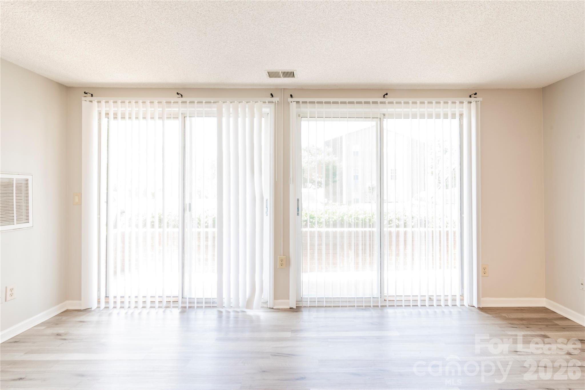 1624 Arlyn Circle D Property Photo 3