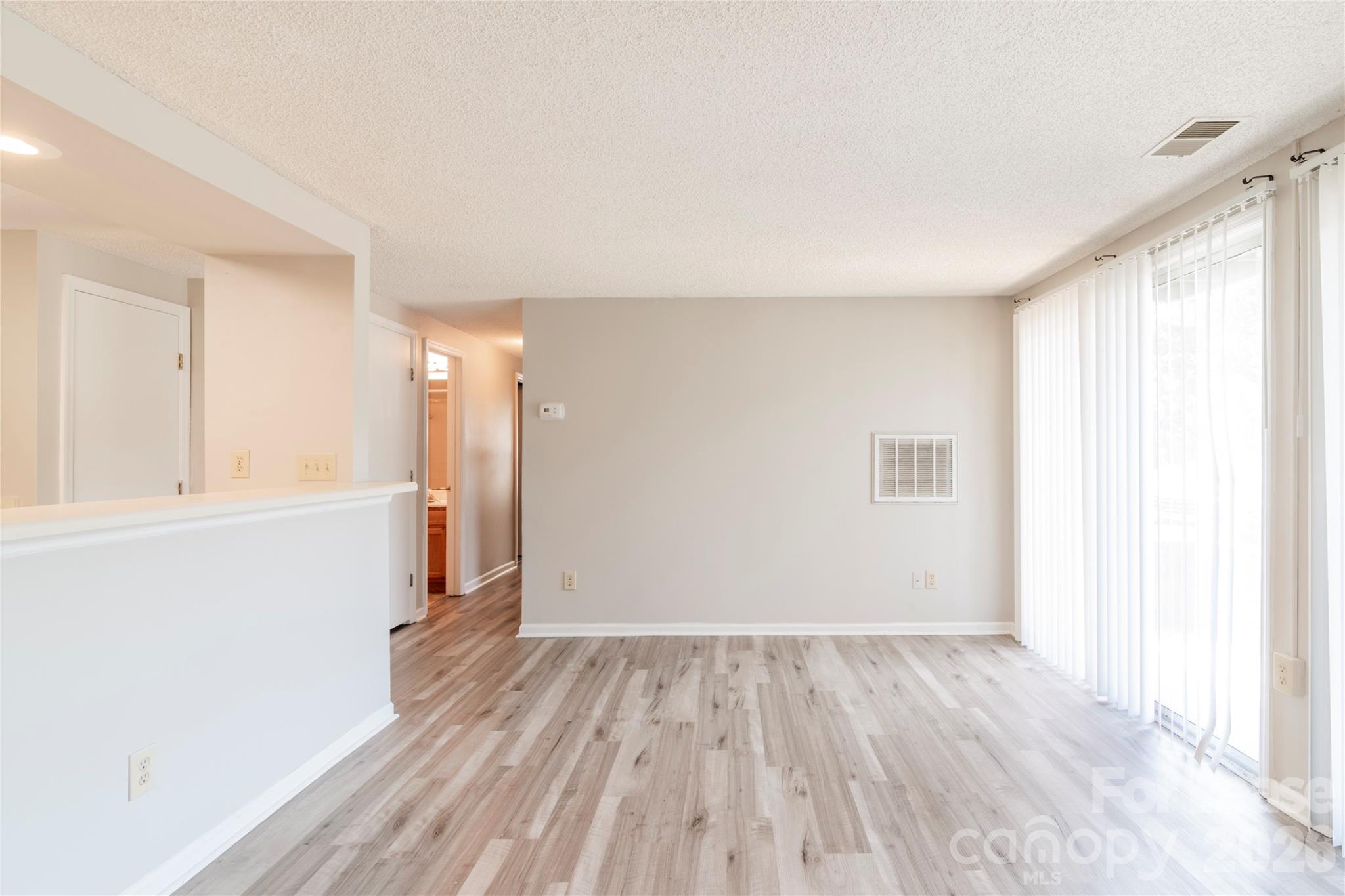 1624 Arlyn Circle D Property Photo 4