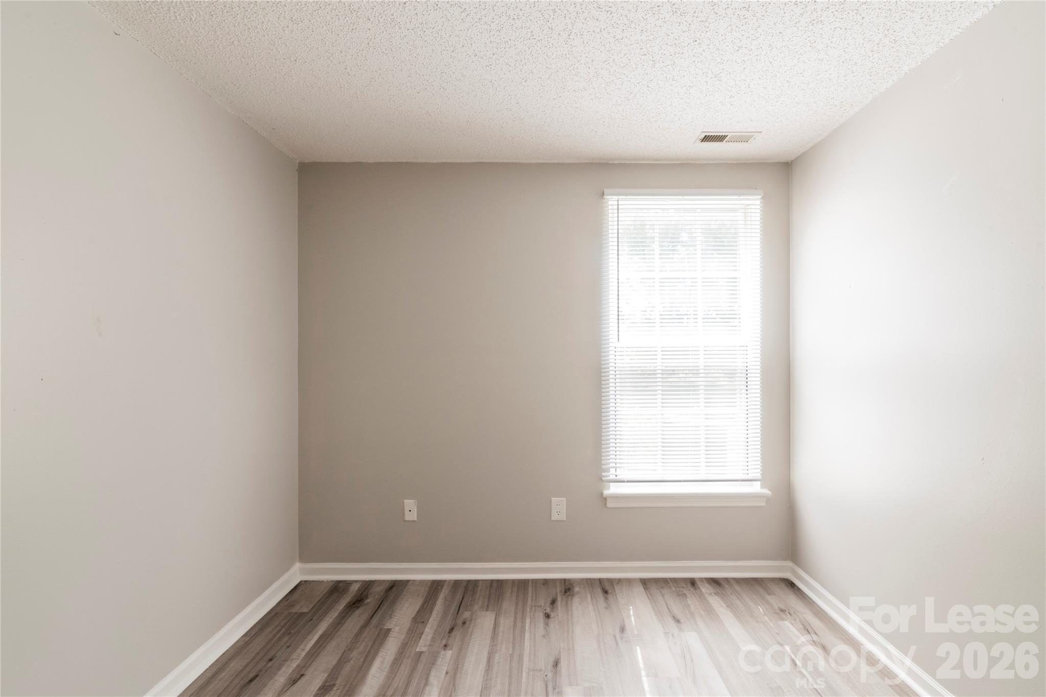 1624 Arlyn Circle D Property Photo 9