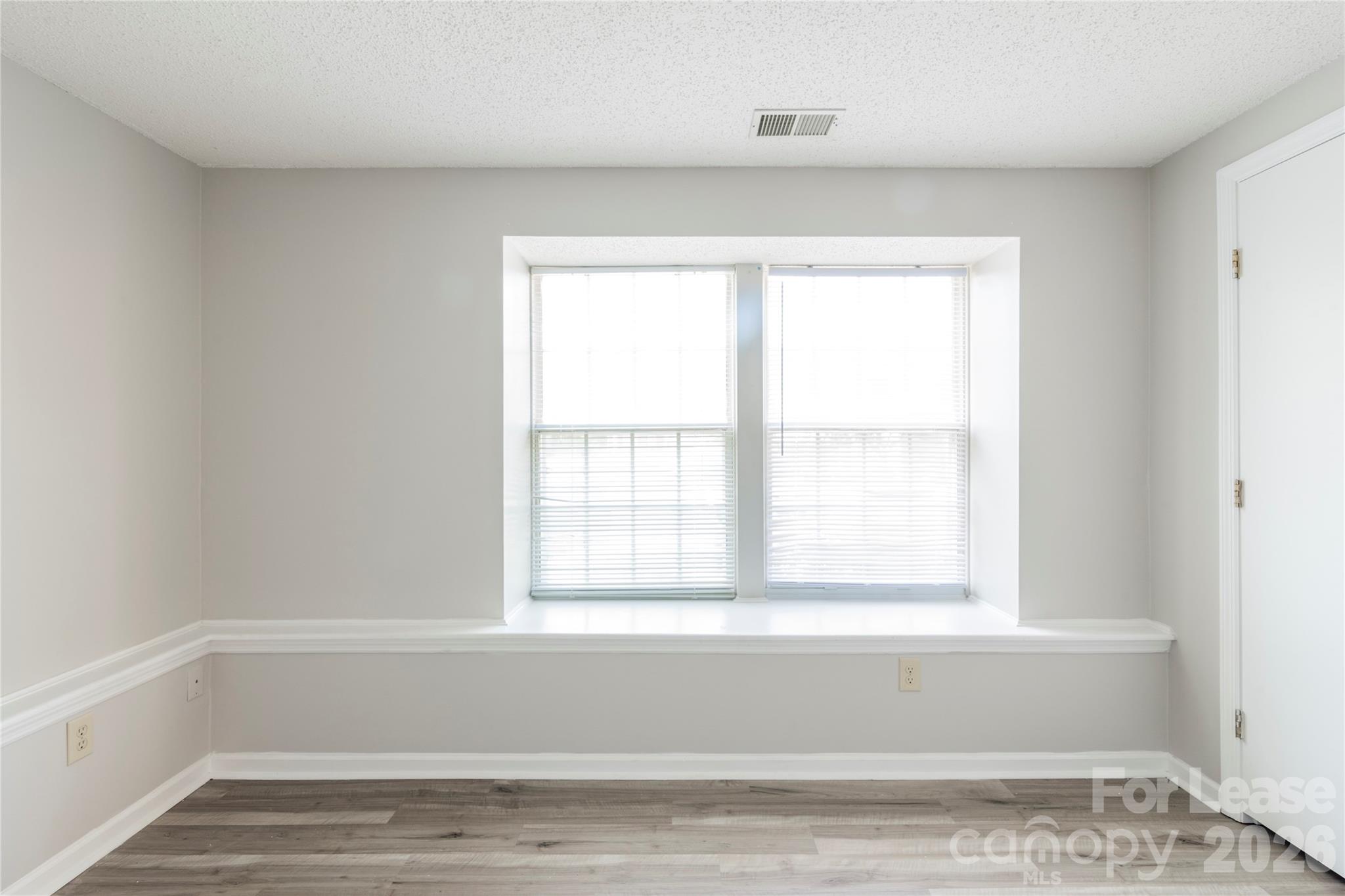 1624 Arlyn Circle D Property Photo 16