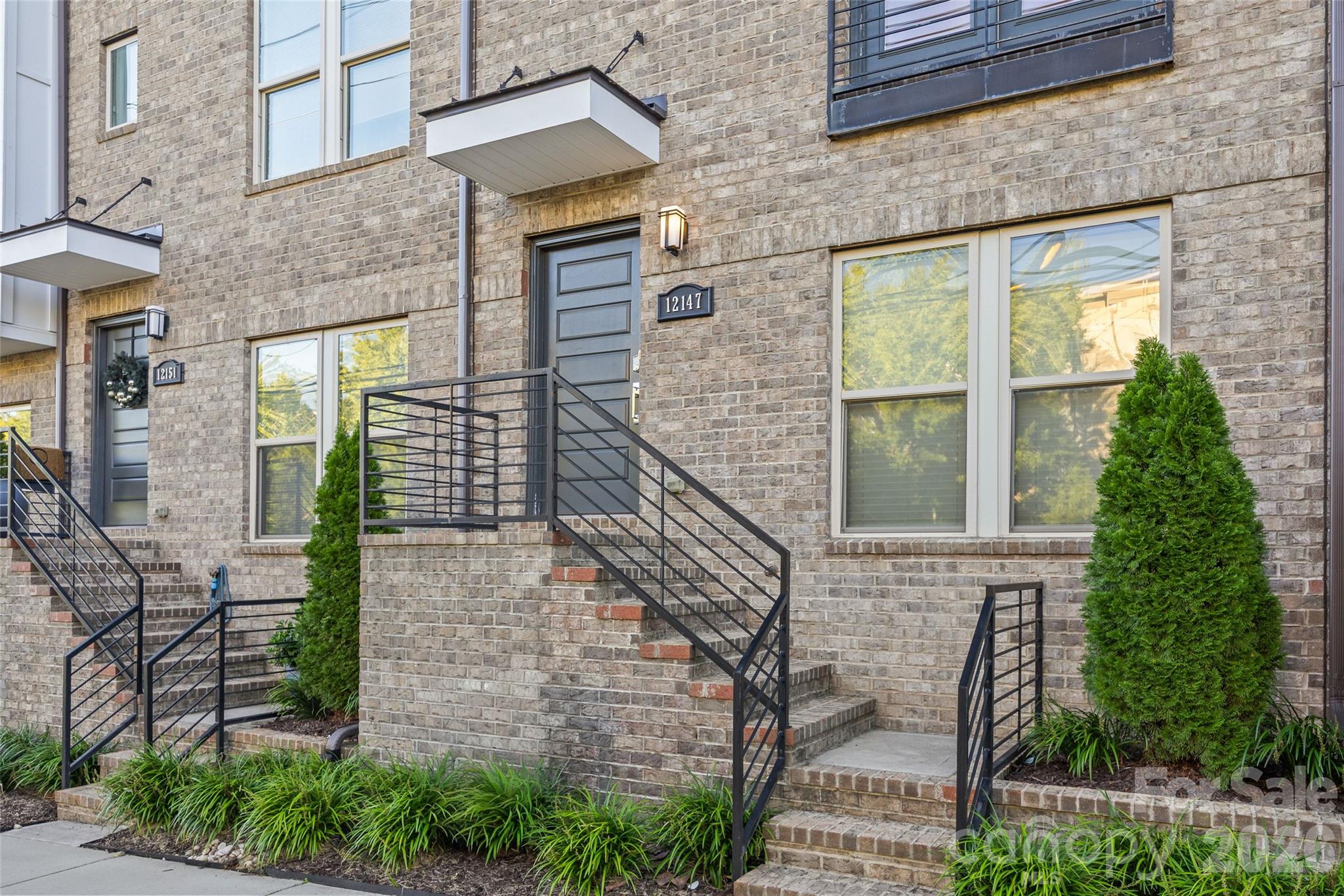 12147 Brooklyn Avenue Property Photo 4