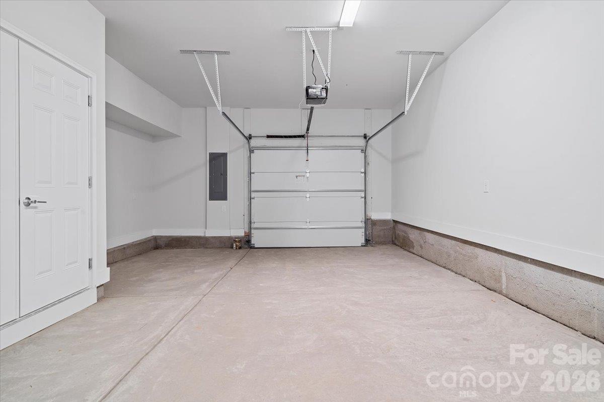 12147 Brooklyn Avenue Property Photo 42
