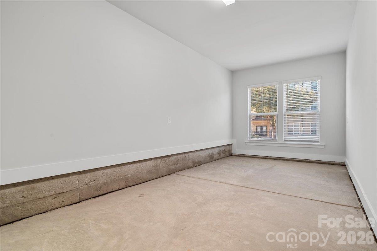 12147 Brooklyn Avenue Property Photo 43