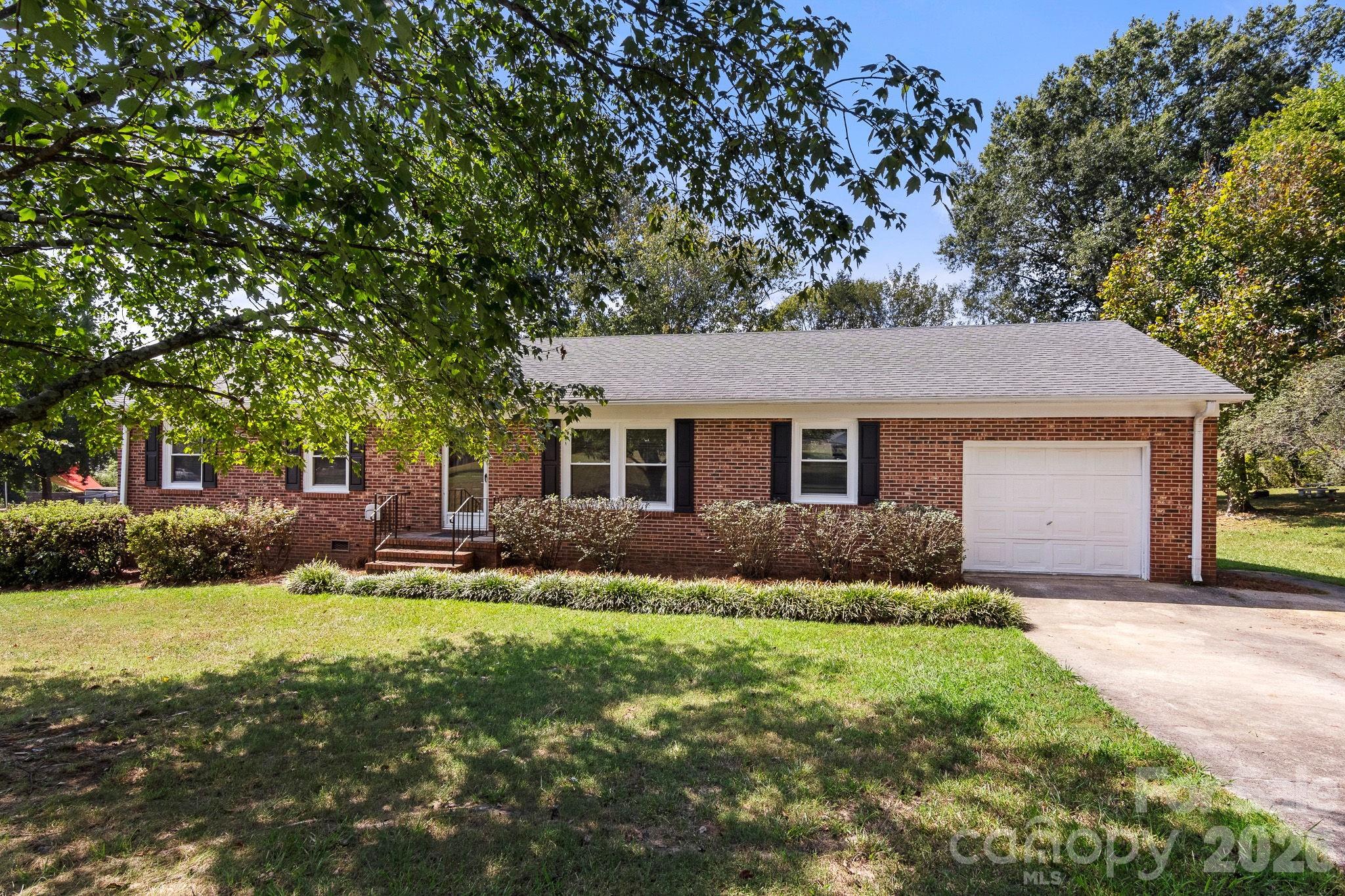 1005 Ramblewood Lane Property Photo 29