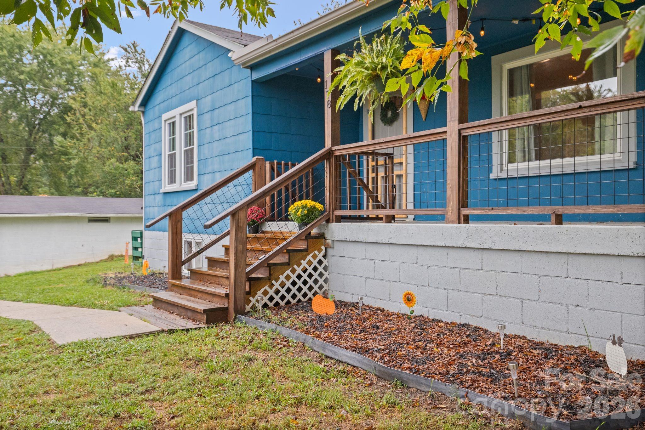 178 Collins Drive Property Photo 3