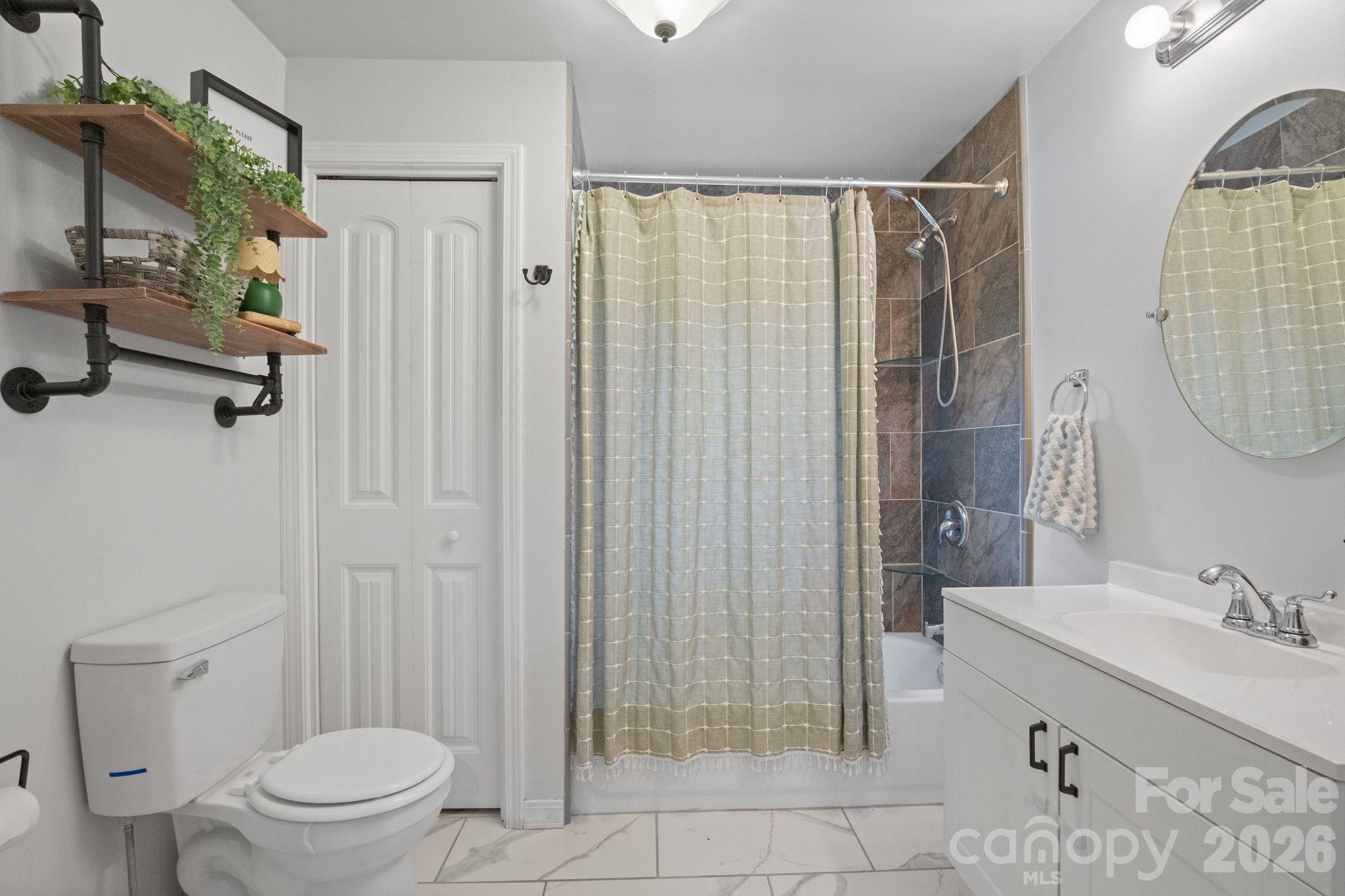 178 Collins Drive Property Photo 17