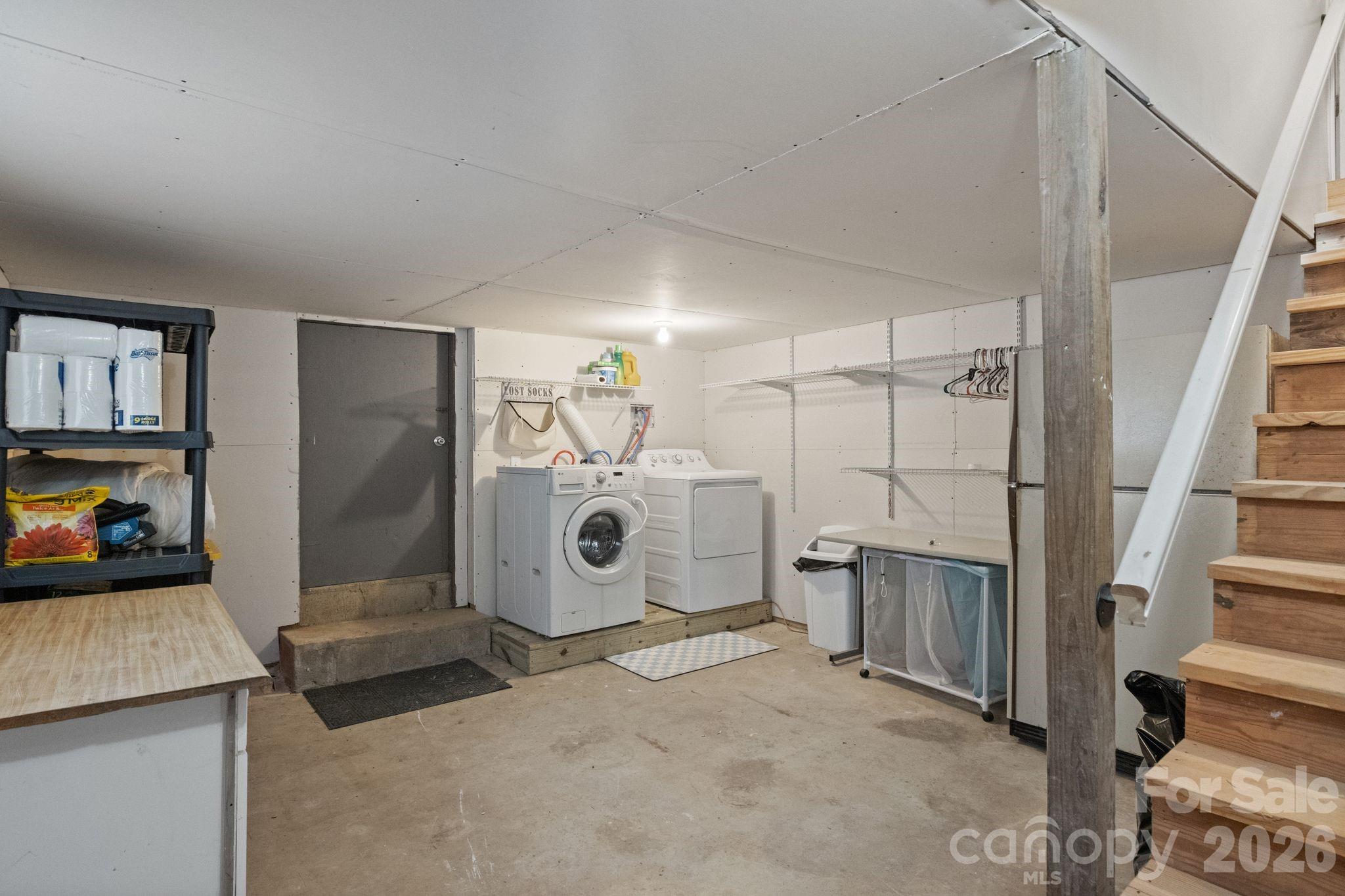 178 Collins Drive Property Photo 23